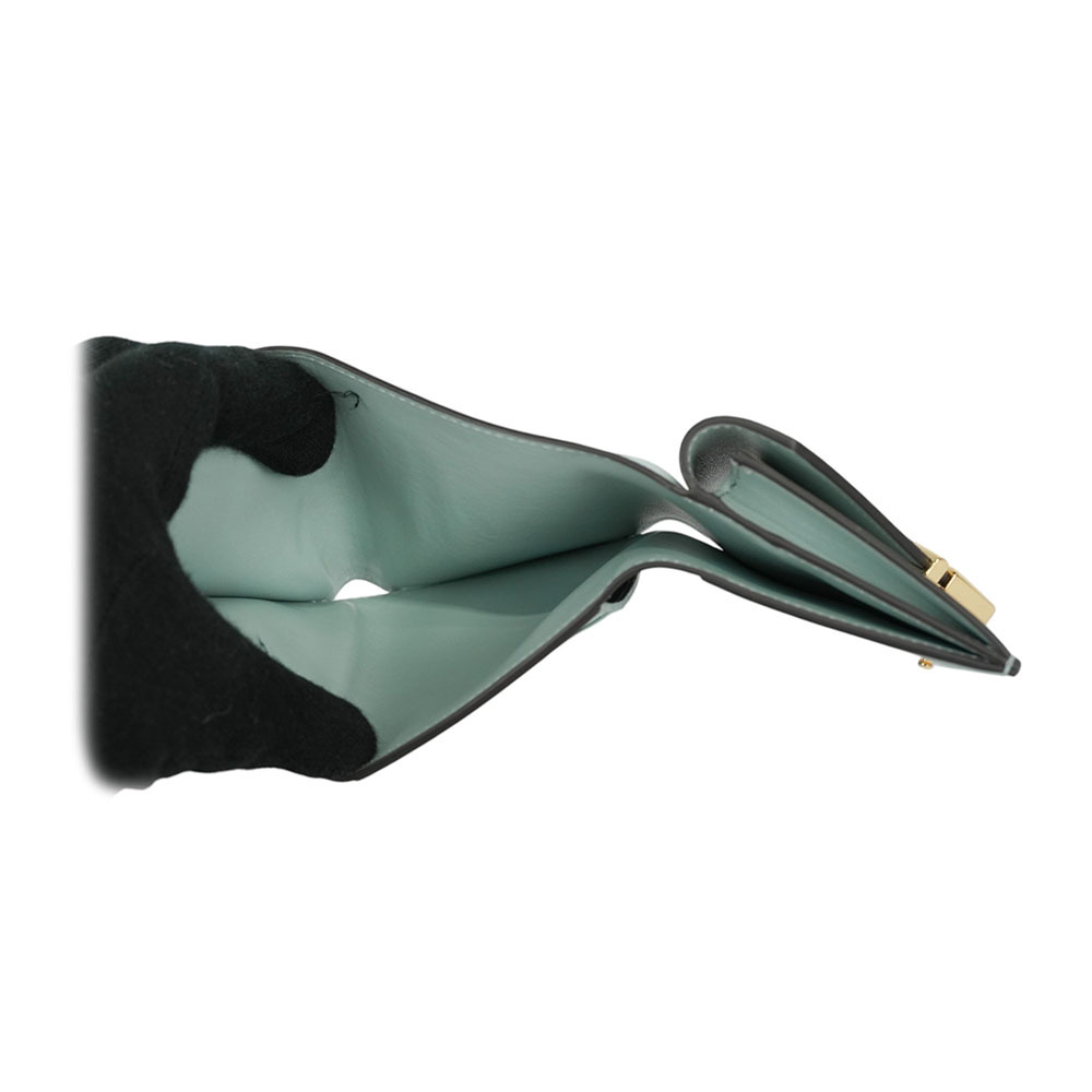 【FENDI】FF Diamonds 小牛皮雙釦三折短夾(淺藍色)8M0480 ALV4 F1NPU