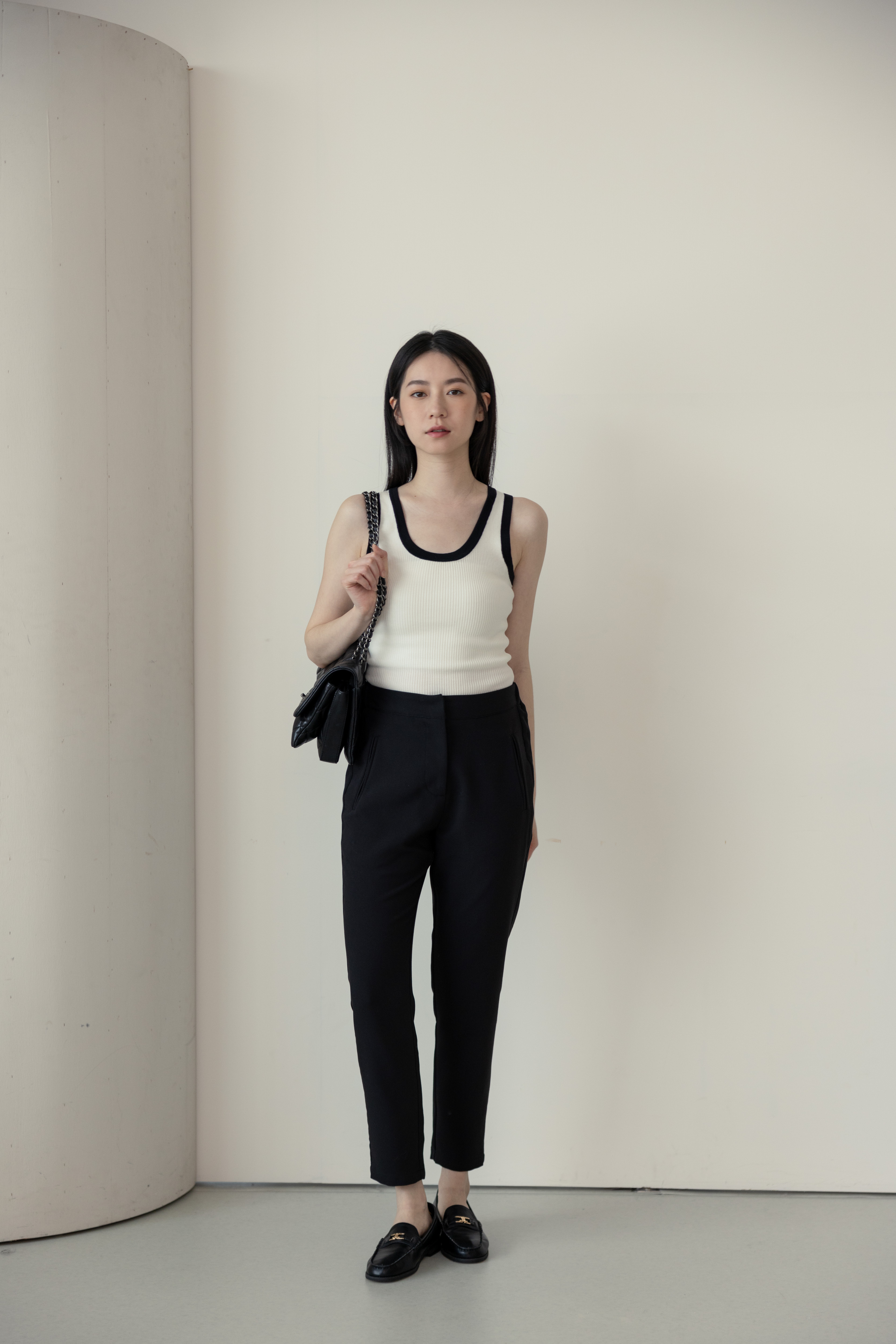 撞色U領背心-白