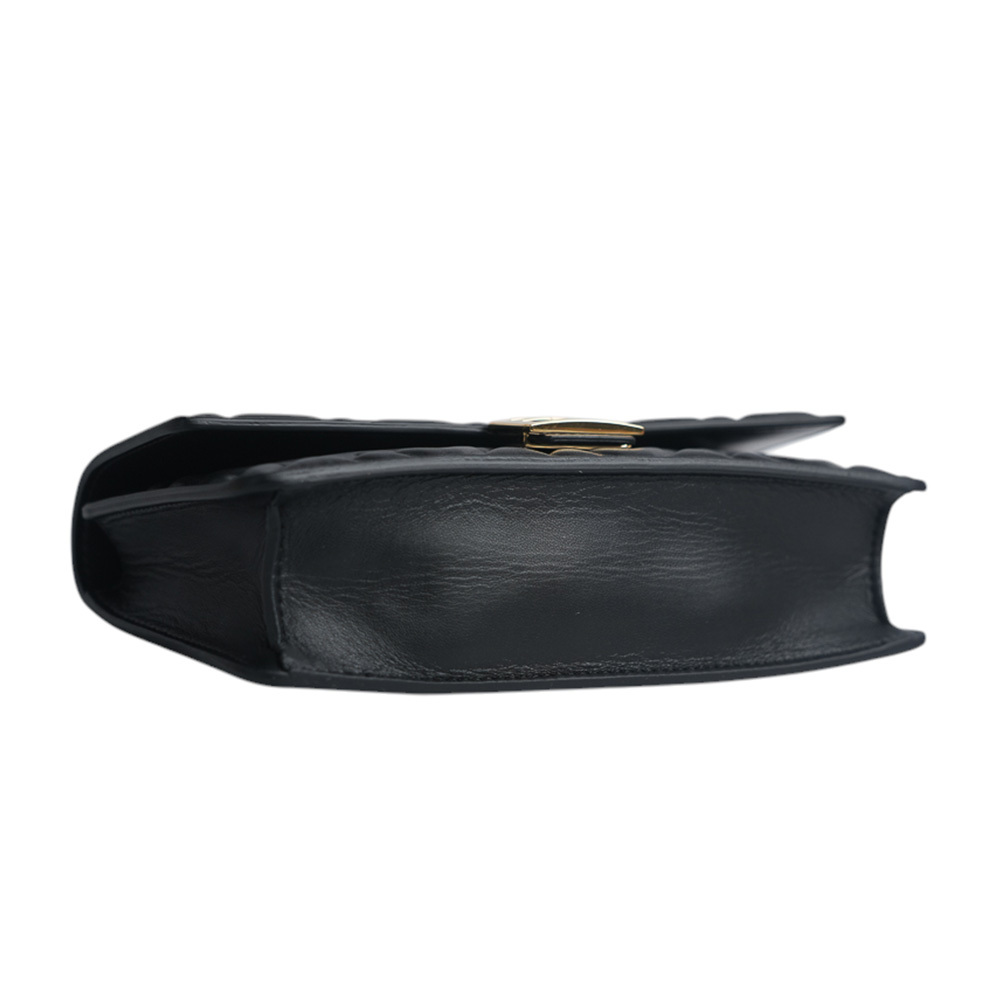 【FENDI】Baguette FF Logo 浮雕納帕皮革二用皮夾式鍊包/WOC (黑色)8M0498 AAJD F0KUR