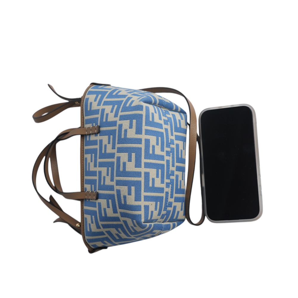 【FENDI】Roll FF Logo 緹花布迷你手提/斜背二用包(淺藍色)8BS096 AOVJ F1PIP