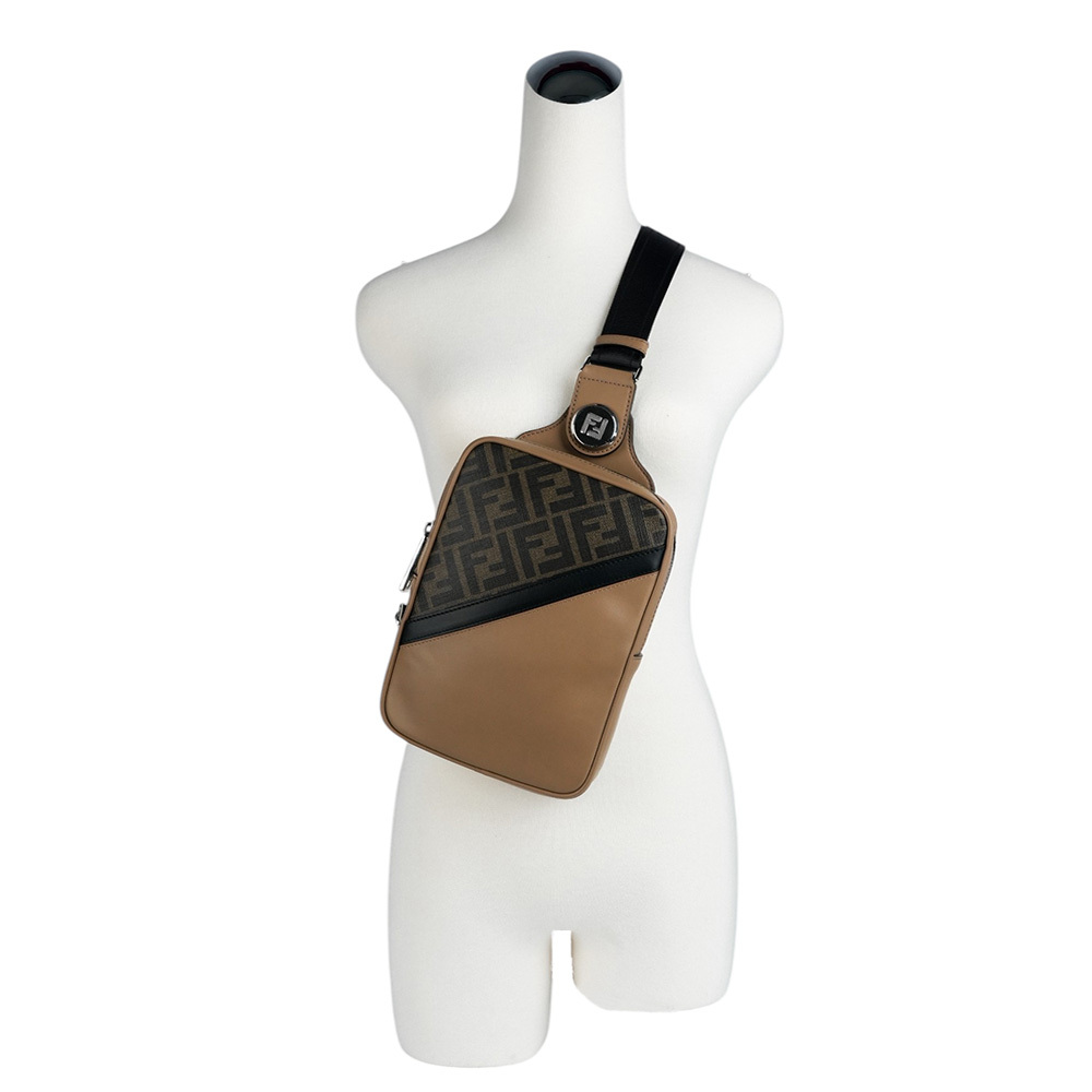 【FENDI】Diagonal 對角設計帆布及皮革胸口包/腰包(棕色)7VZ085 ARMD F1EGA