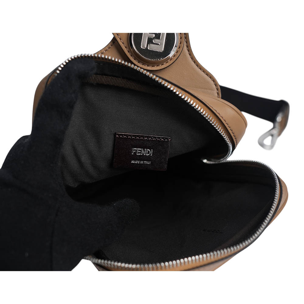 【FENDI】Diagonal 對角設計帆布及皮革胸口包/腰包(棕色)7VZ085 ARMD F1EGA