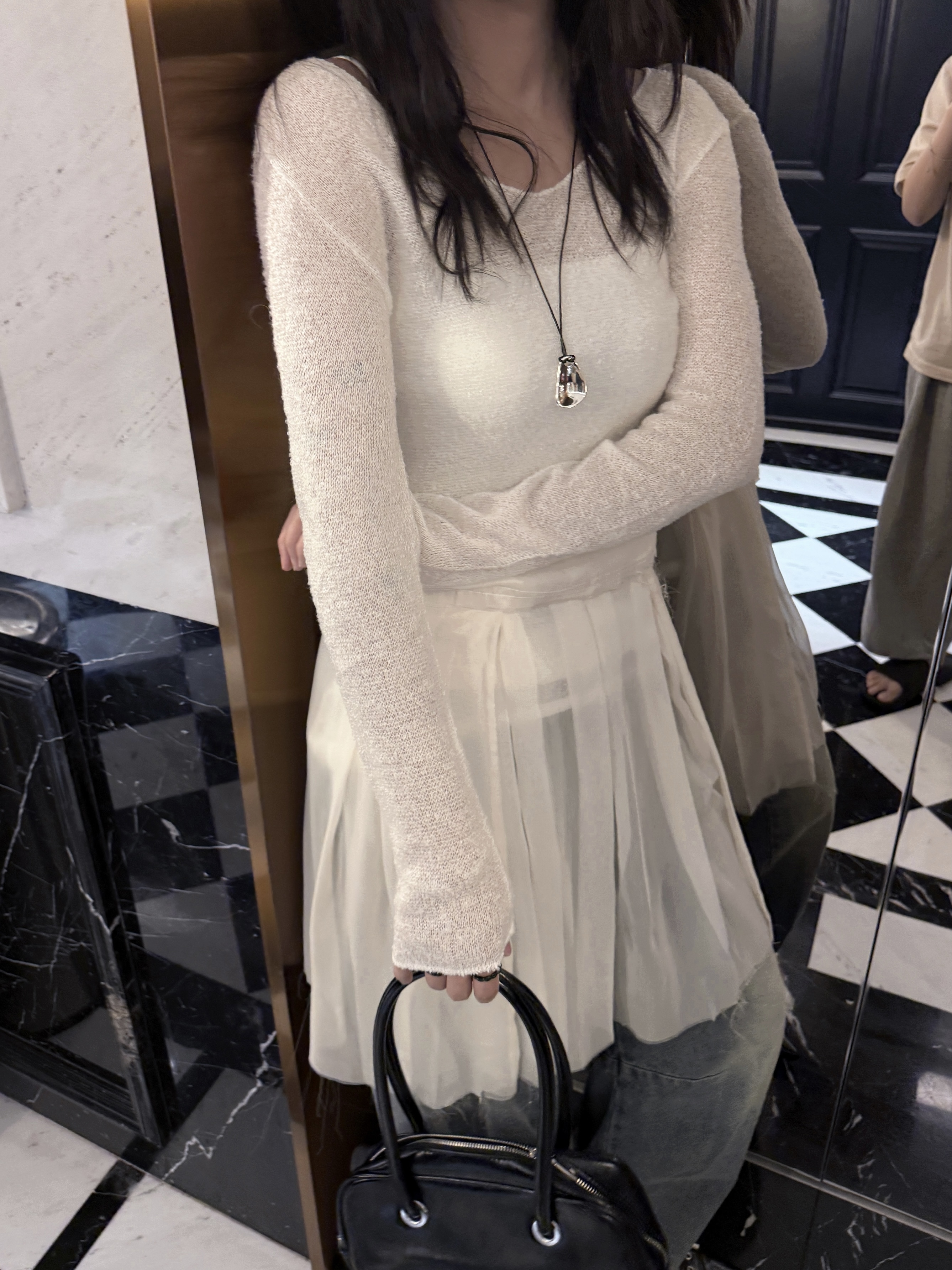 【現貨】H13 乾淨溫柔感 輕毛織上衣 (白)