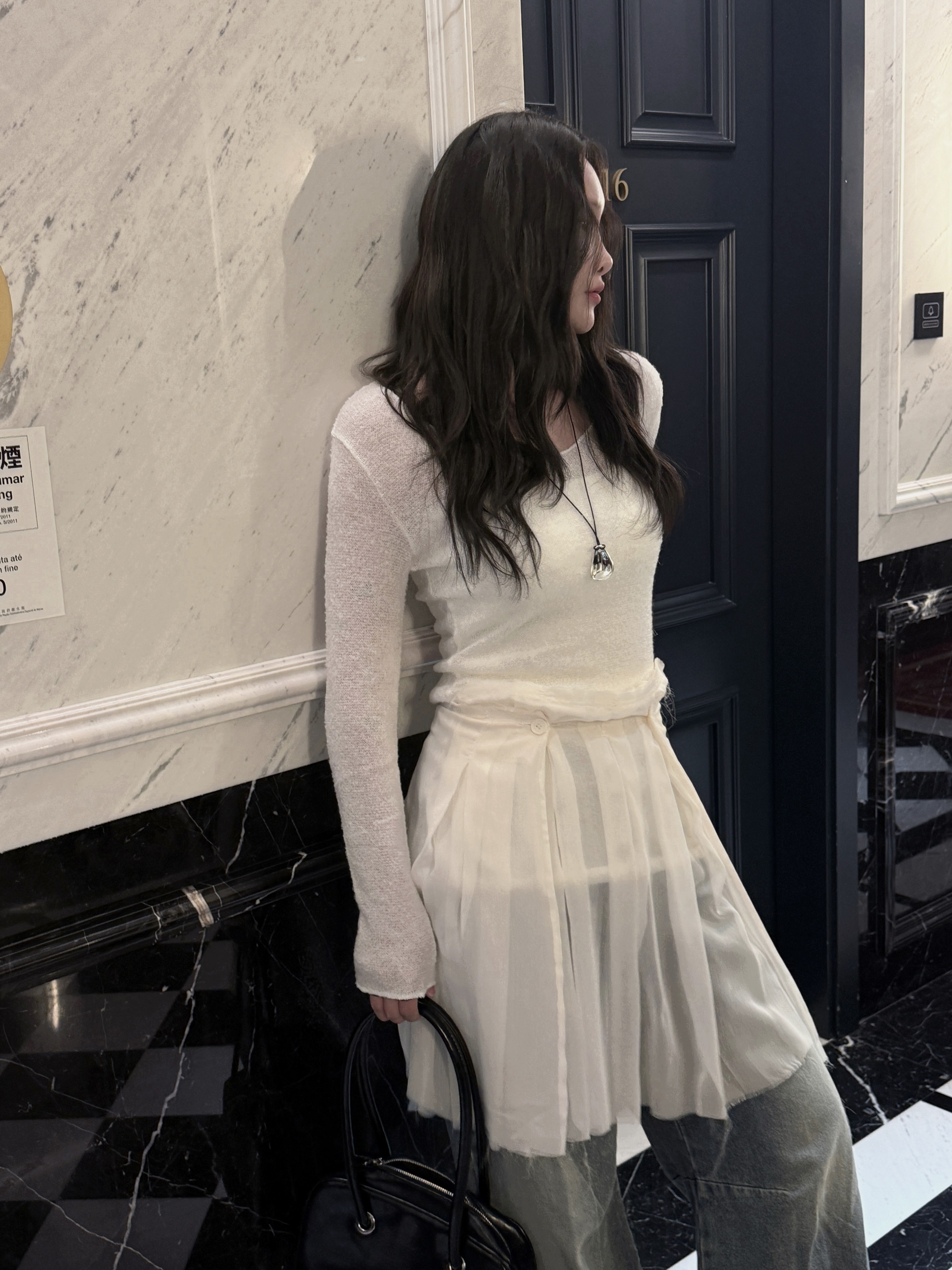 【現貨】H13 乾淨溫柔感 輕毛織上衣 (白)