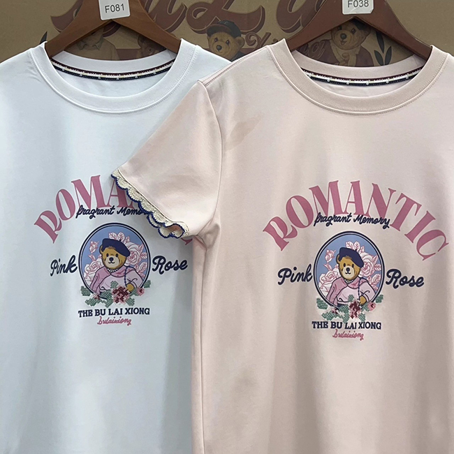 春 淘氣袖口花編小熊上衣-預購