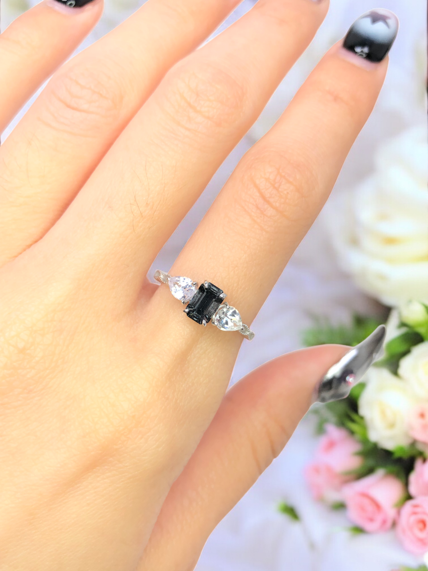 925銀 戒圍12【尖晶石0.77克拉 白色剛玉0.72ct】