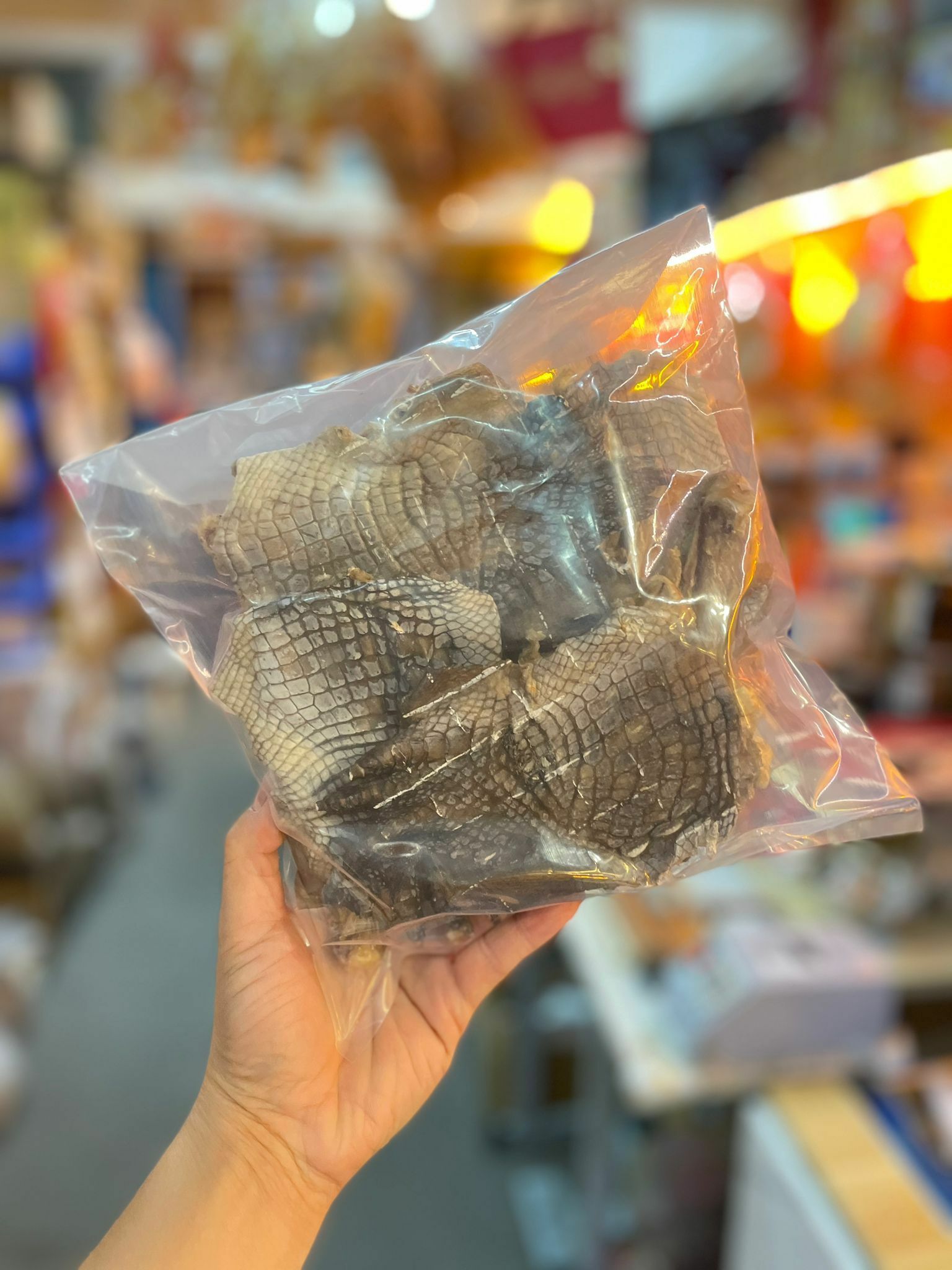 (2389)泰國鱷魚掌300g