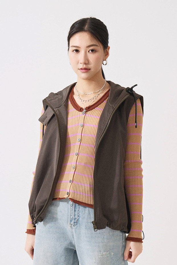 運動風令面有帽背心外套 (現貨款式）