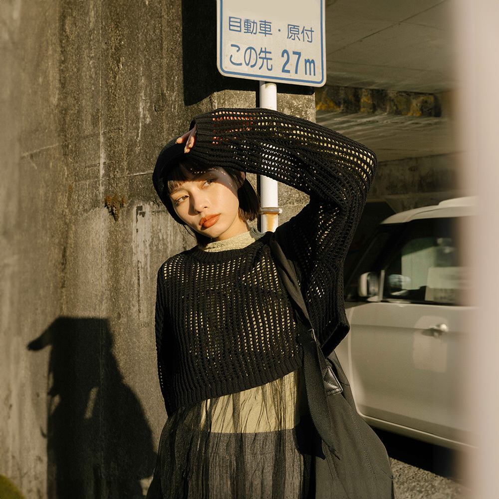 Knitted hollow cropped top sold in five colors【01013323】in stock+pre-order