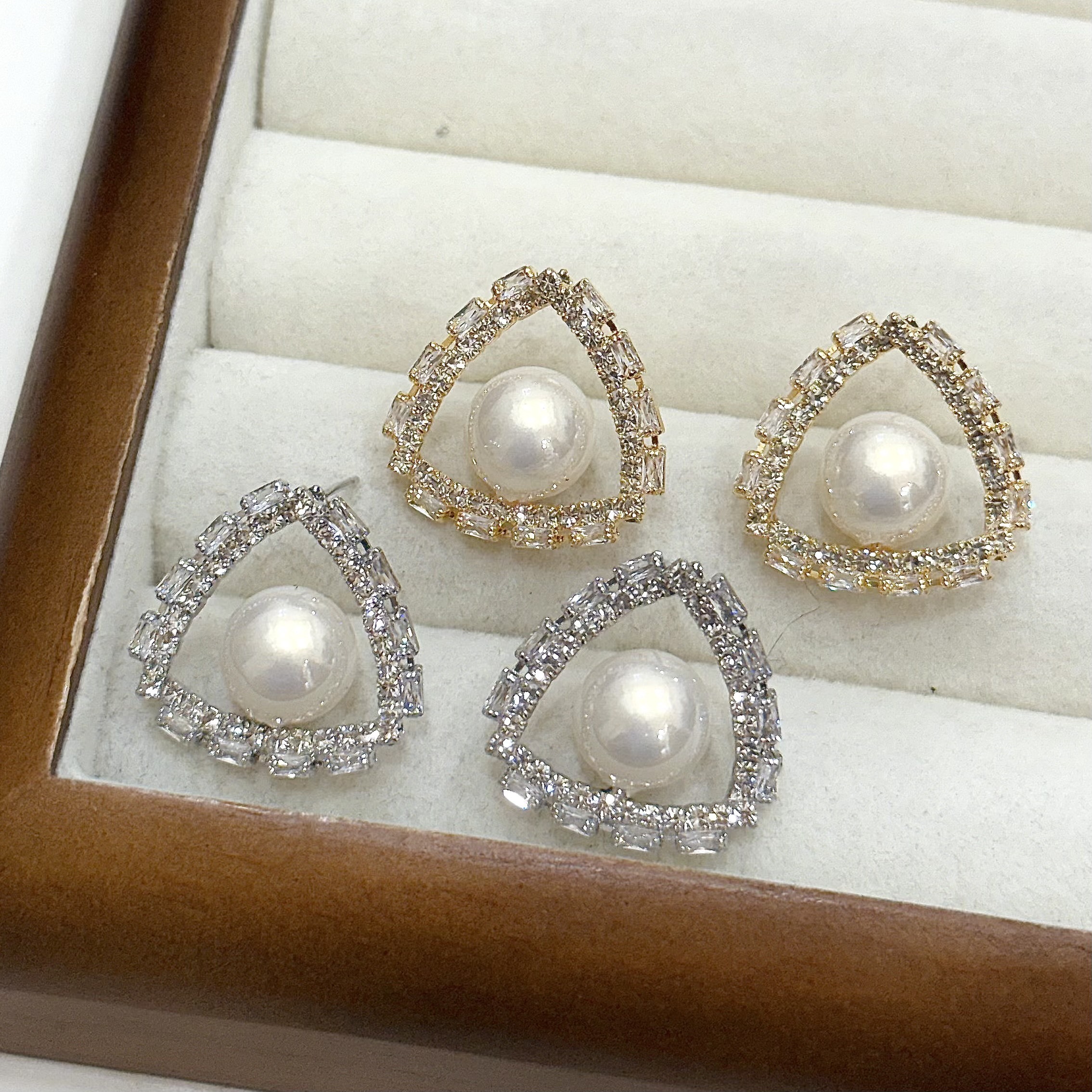 M14鋯石三角珍珠耳針