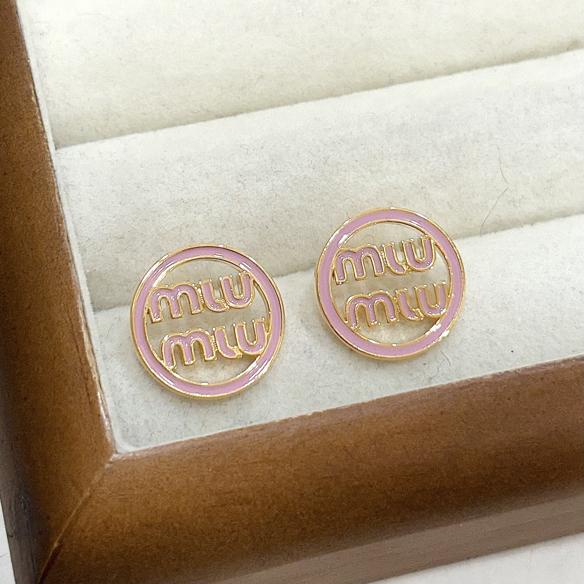 M32圓形烤漆鏤空字母耳針