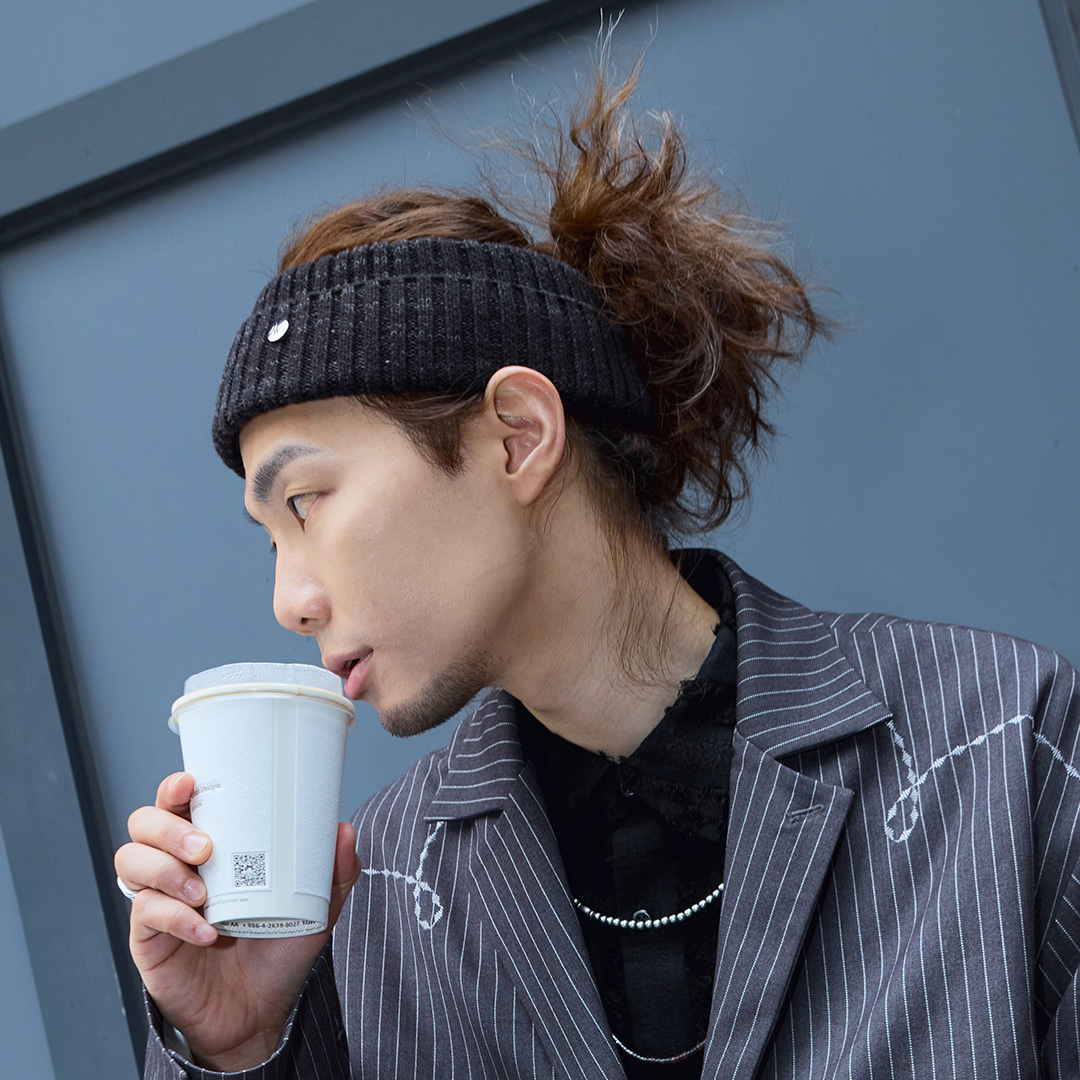 ICON金屬銀牌 反摺厚磅針織頭帶－迷蹤黑