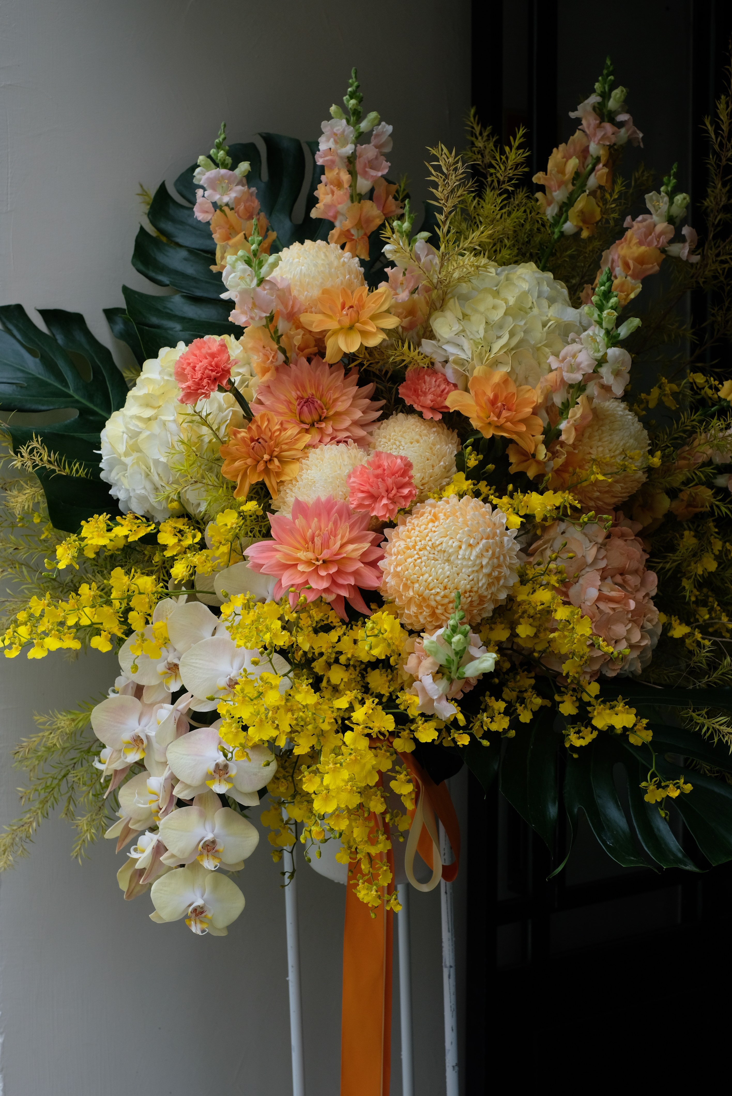 曦日騰飛・橘黃色系｜鮮花高架花籃