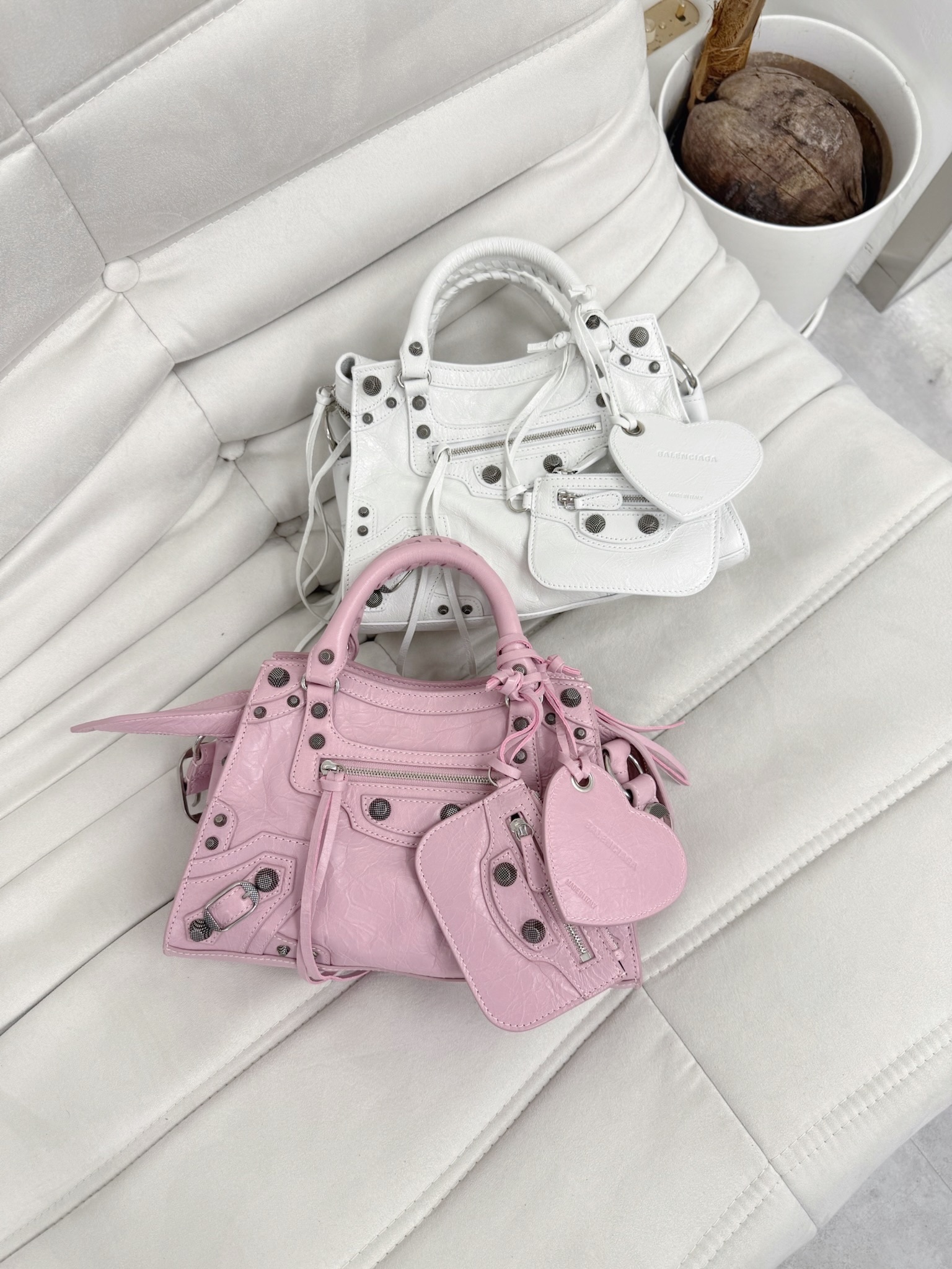 Outlet Balenciaga Neo Cagole XS Bag