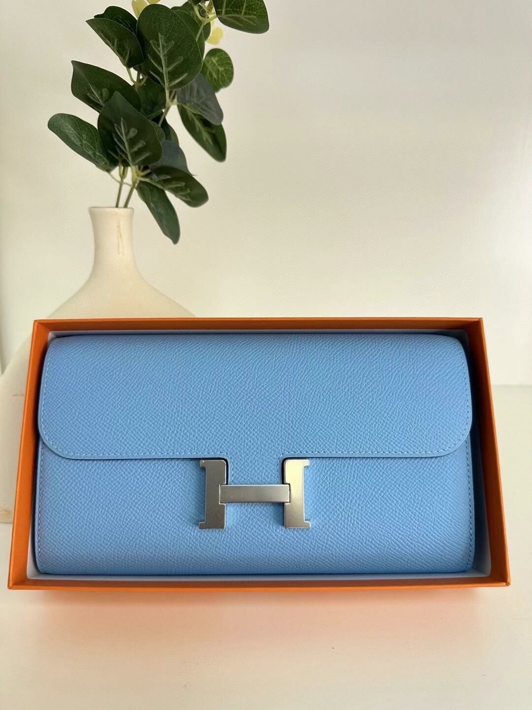 Constance to go 7N celeste cc epsom W