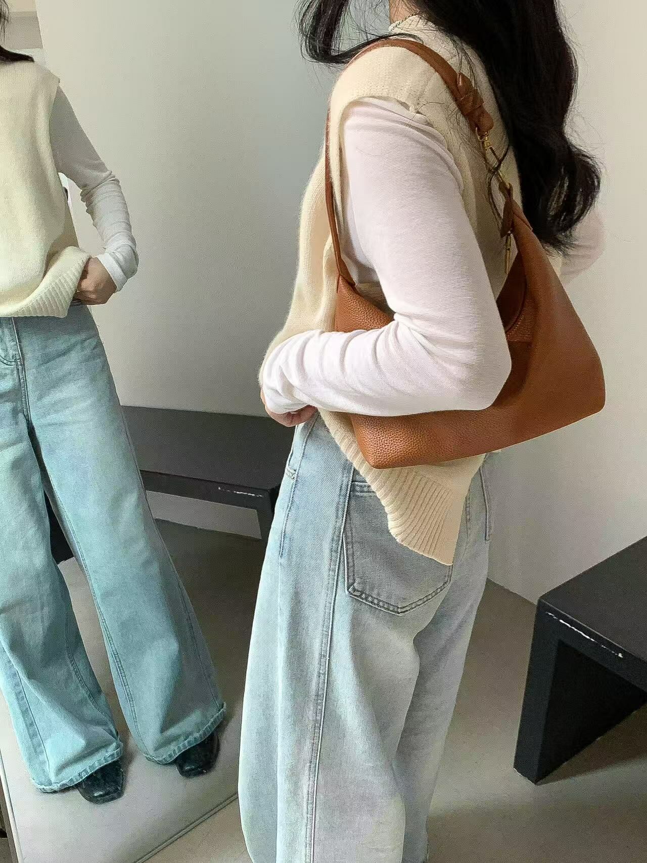 百搭簡約軟皮腋下包(黑)