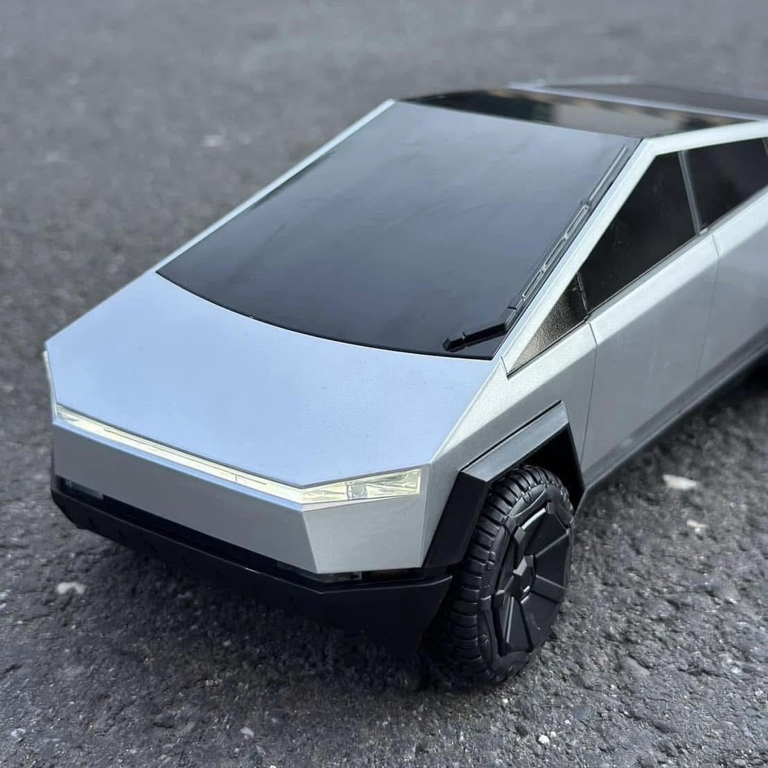 特斯拉 Cybertruck 賽博皮卡 2.4G遙控車