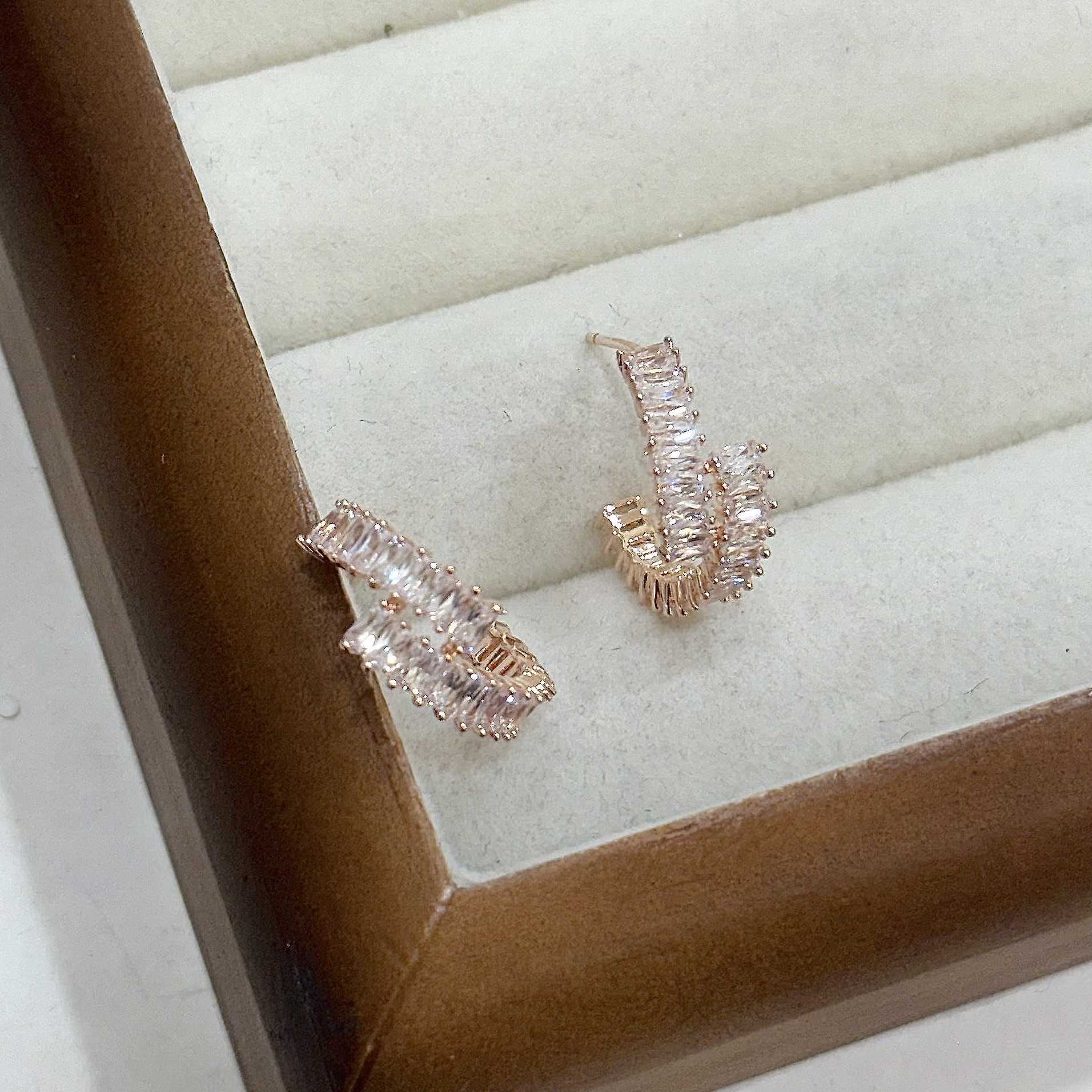 M76鋯石交錯C字圈