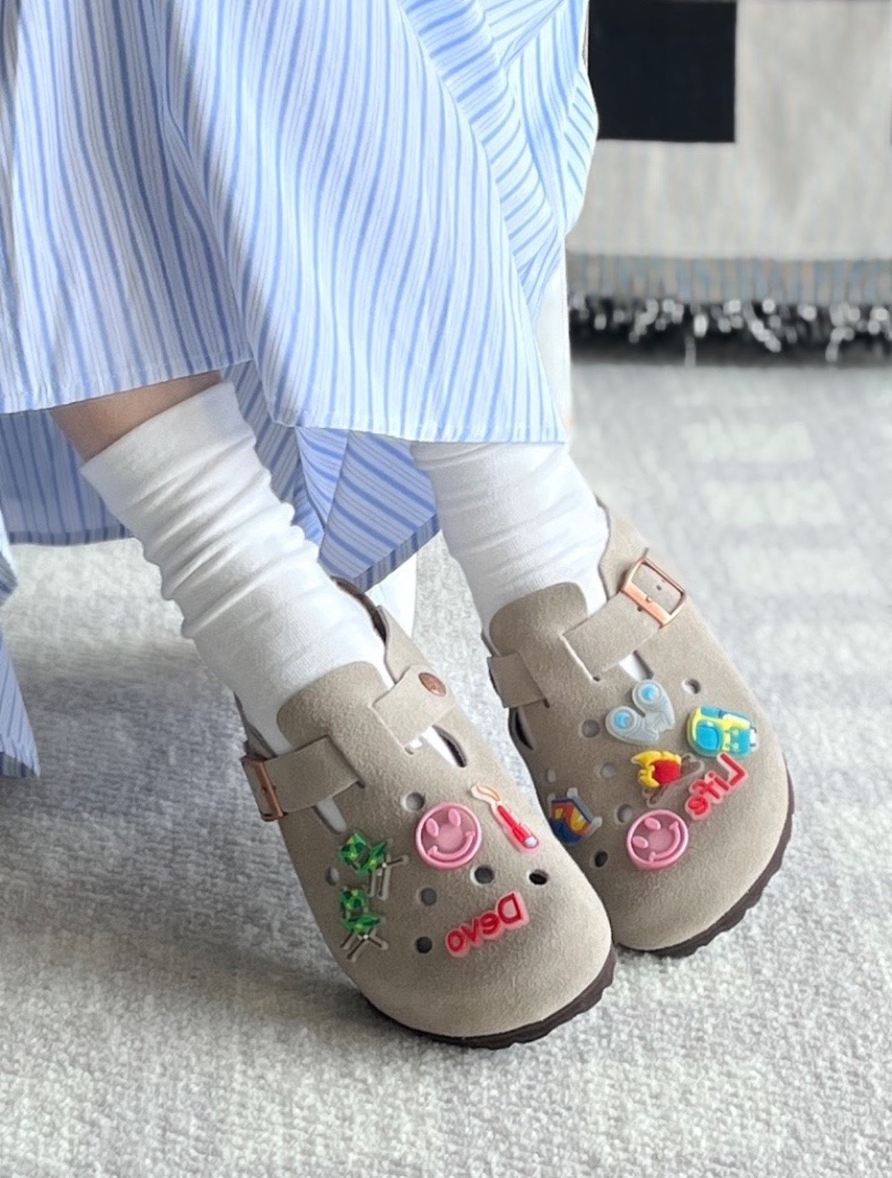 <勃肯洞洞鞋款!!!>Devo Life 牛皮絨(灰色/淺米黃/淺卡其/黑色)