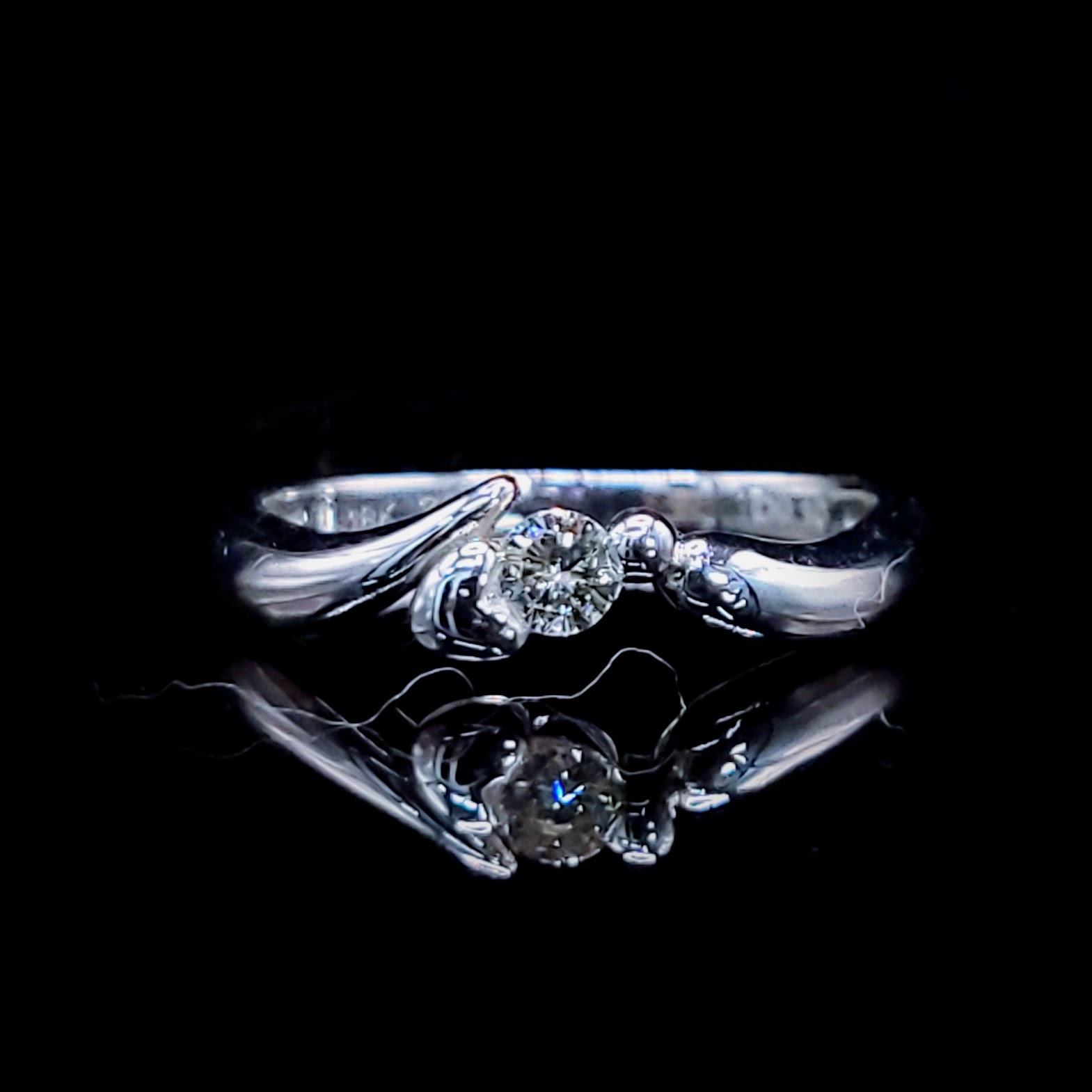 18K White Gold 0.10ct Diamond Ring