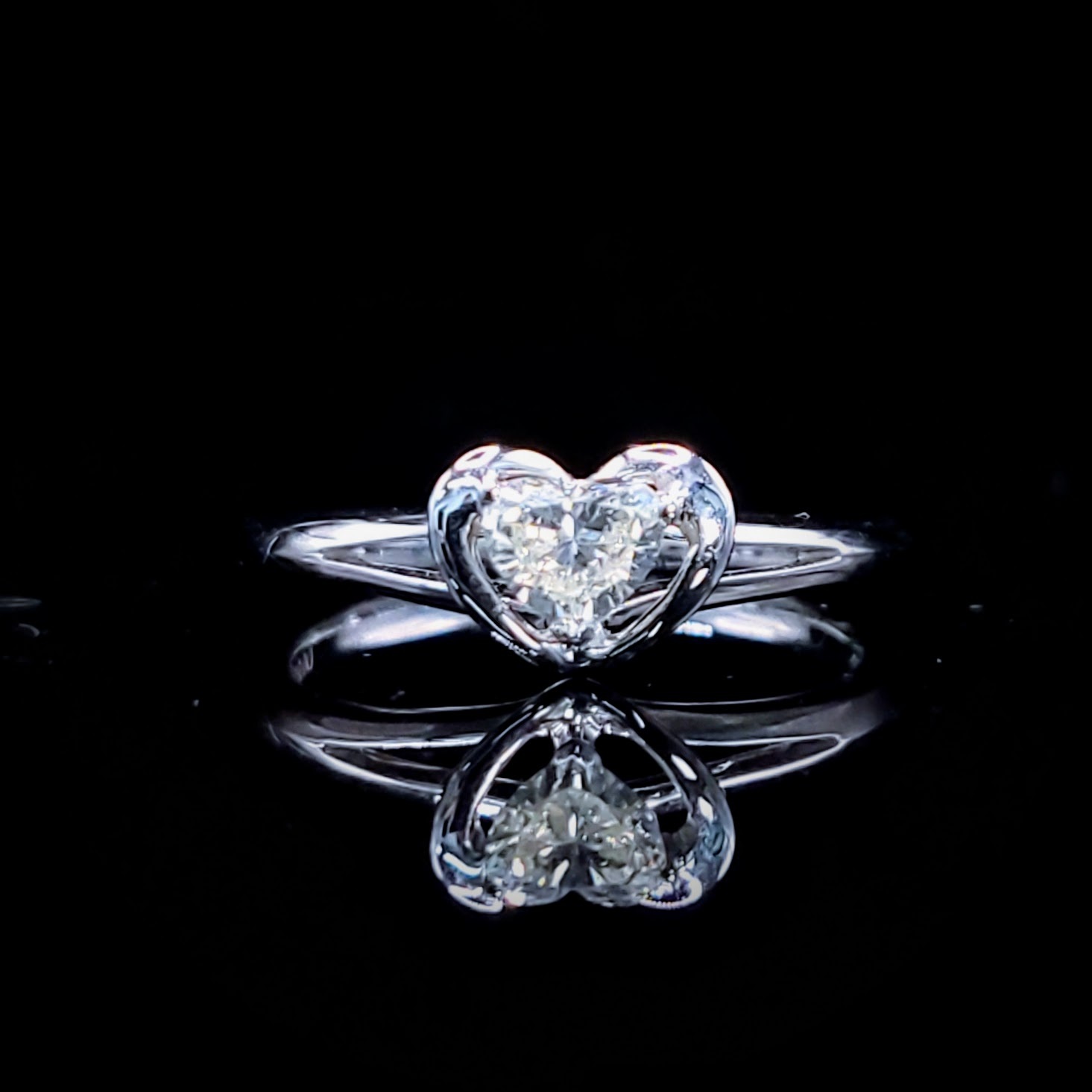 18K White Gold 0.27ct Heart Shaped Diamond Ring