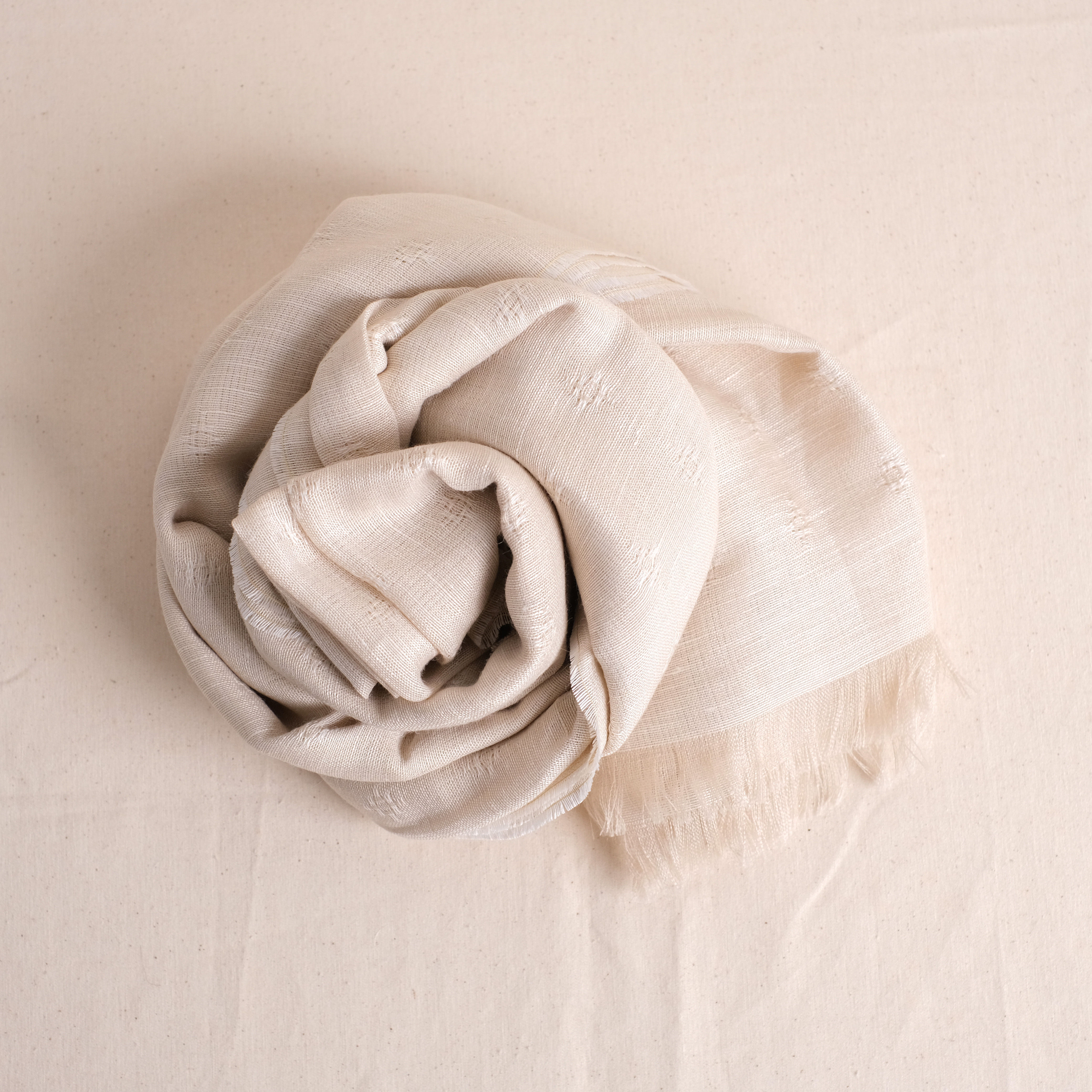 2025 安地斯羊駝披肩｜混絲亞麻款 - 緹花紋理 - 米白｜秘魯