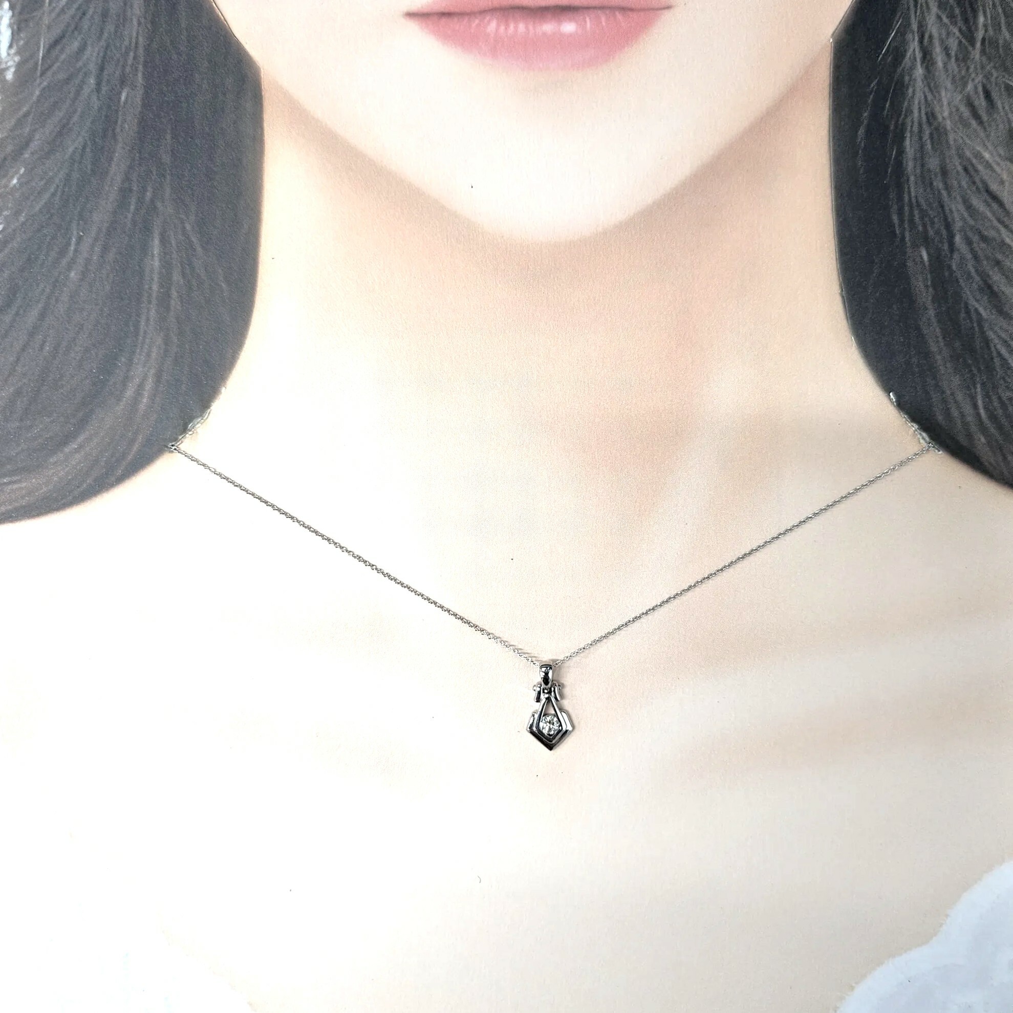 18K White Gold 0.13ct Diamond Pendant