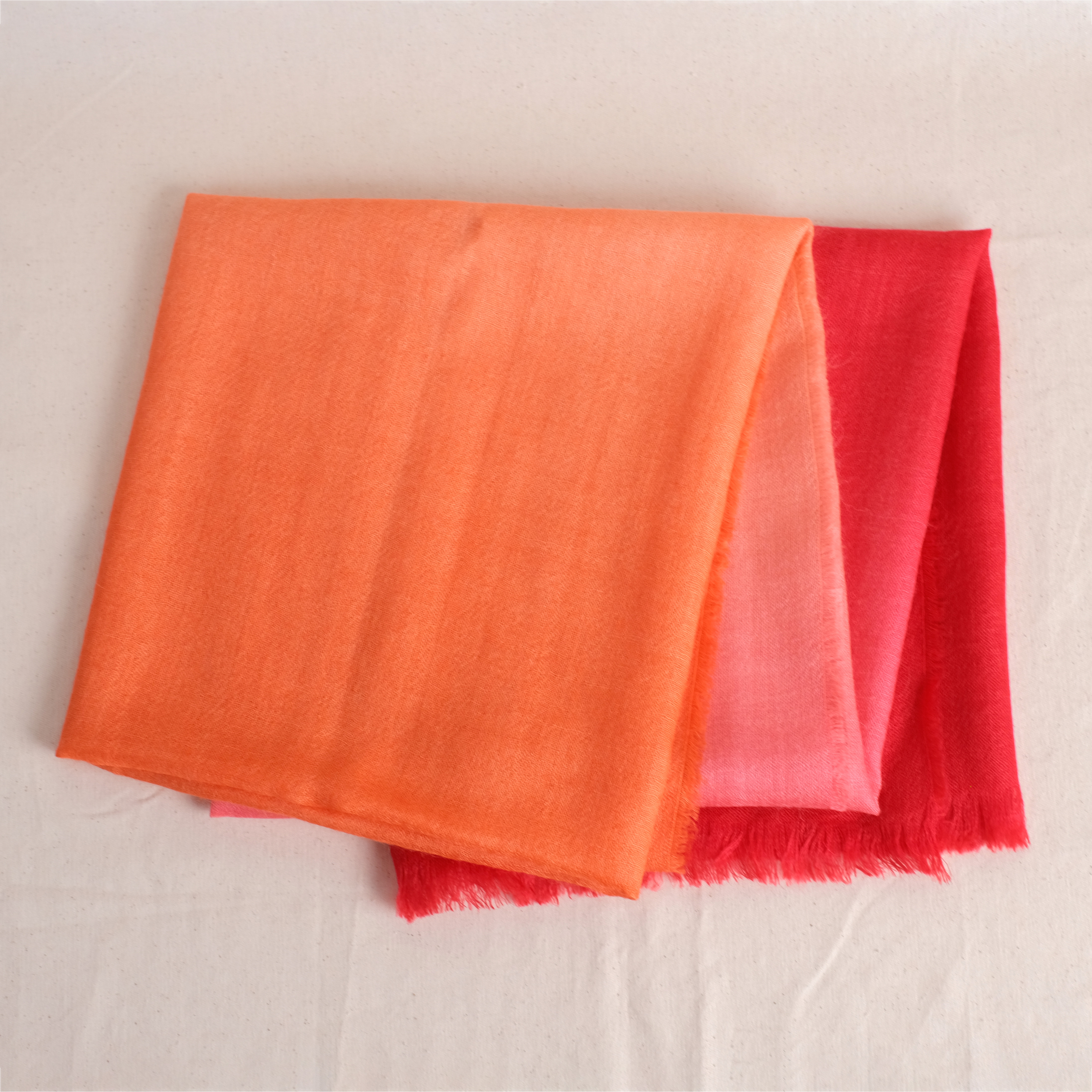 安地斯羊駝披肩｜輕薄混絲款 - 手染漸層紅｜秘魯