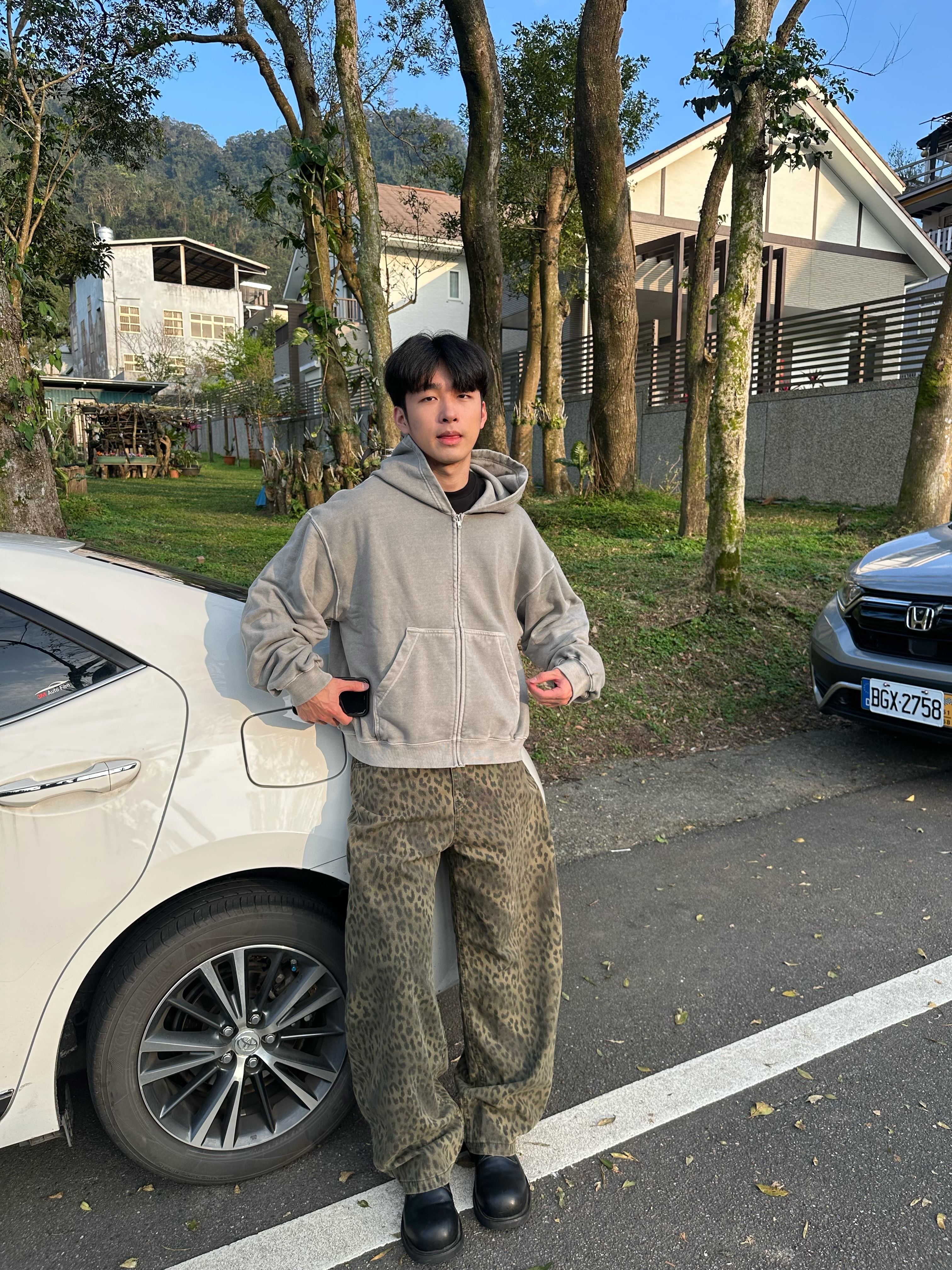 Boxy 短版 水洗 褪色 連帽外套