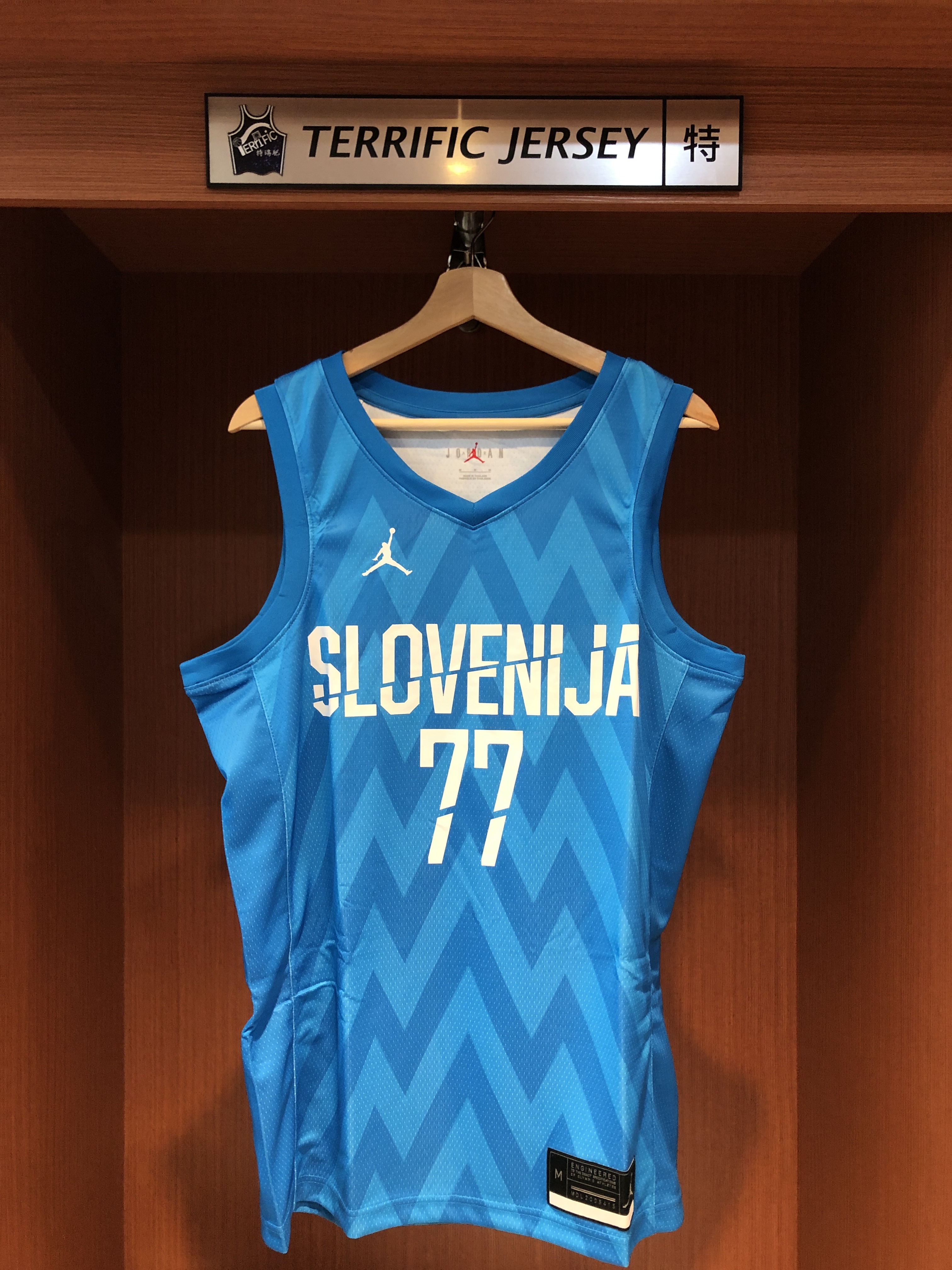 NBA球衣 Luka Doncic 斯洛維尼亞 2022世界盃藍 Jordan Swingman 球迷版 熱轉印 底圖染印 號碼名字燙印 全新