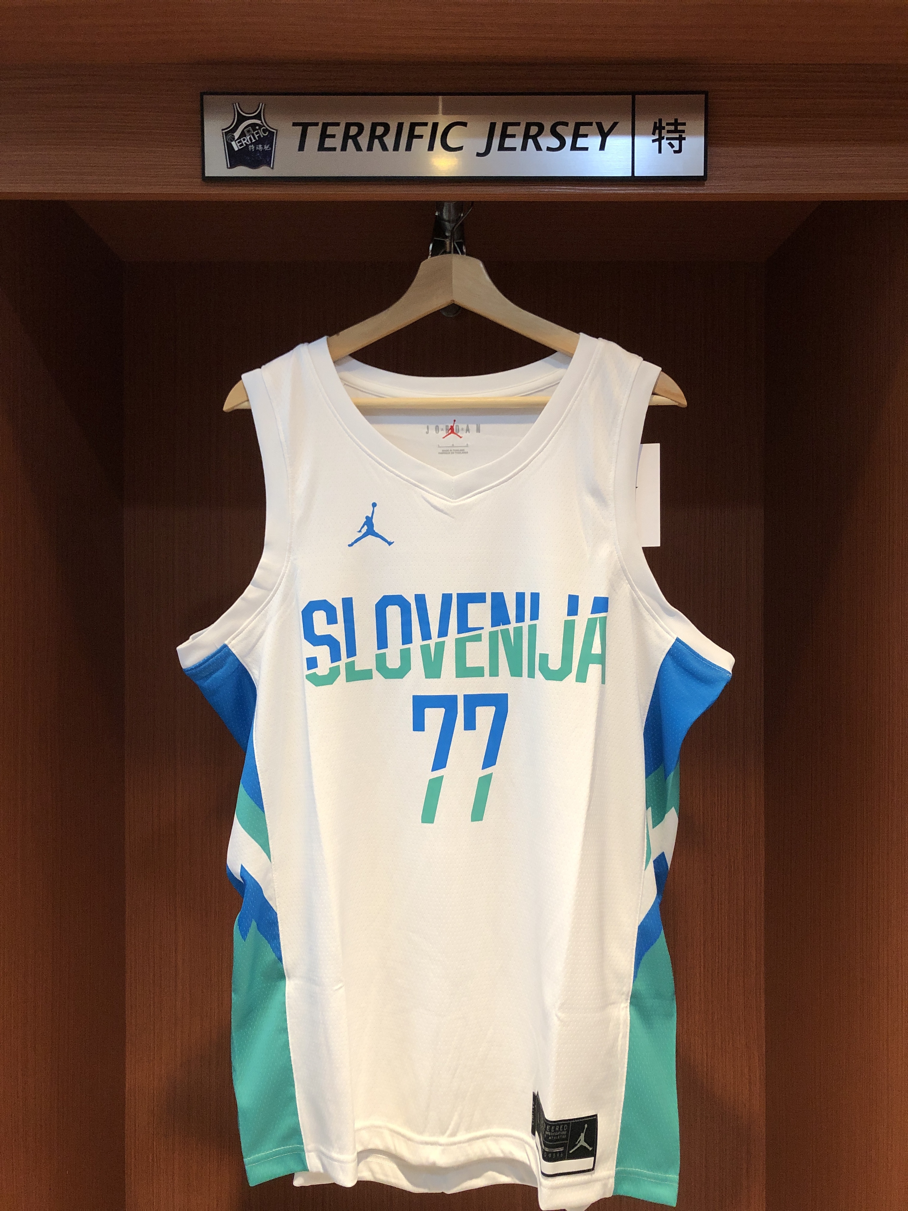 NBA球衣 Luka Doncic 斯洛維尼亞 2022世界盃白 Jordan Swingman 球迷版 熱轉印 底圖染印 號碼名字燙印 全新