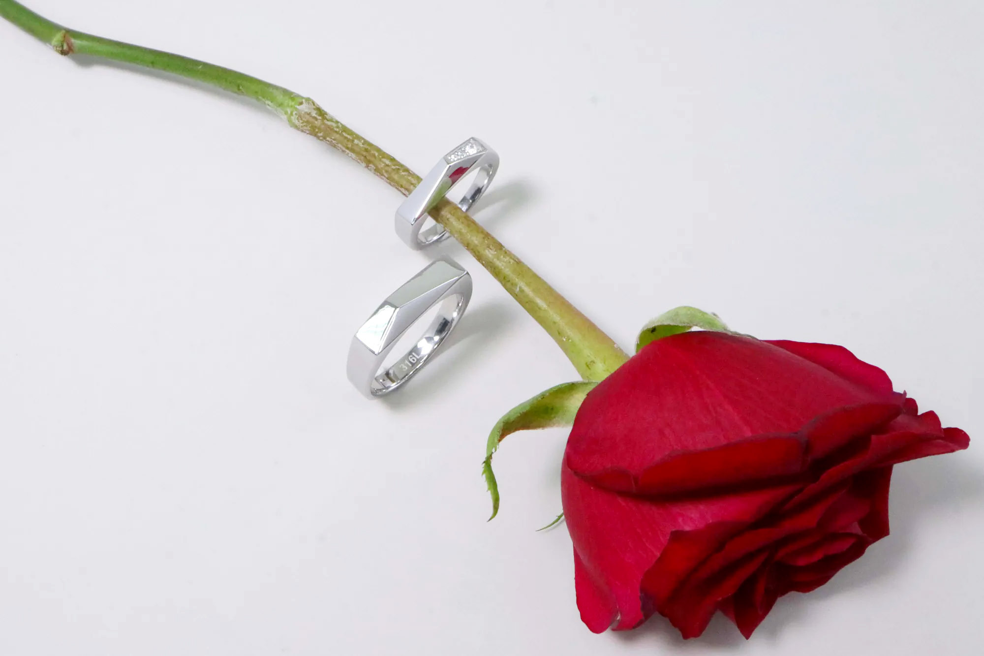 confidante-steel-ring