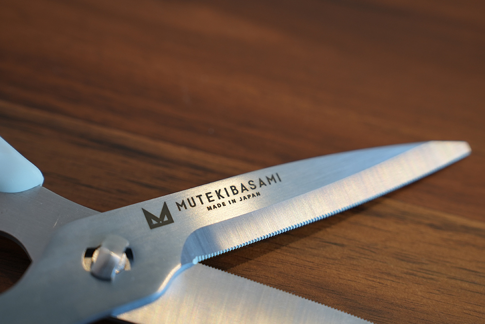 《日本協和工業》MUTEKIBASAMI系列 不鏽鋼W型料理剪刀