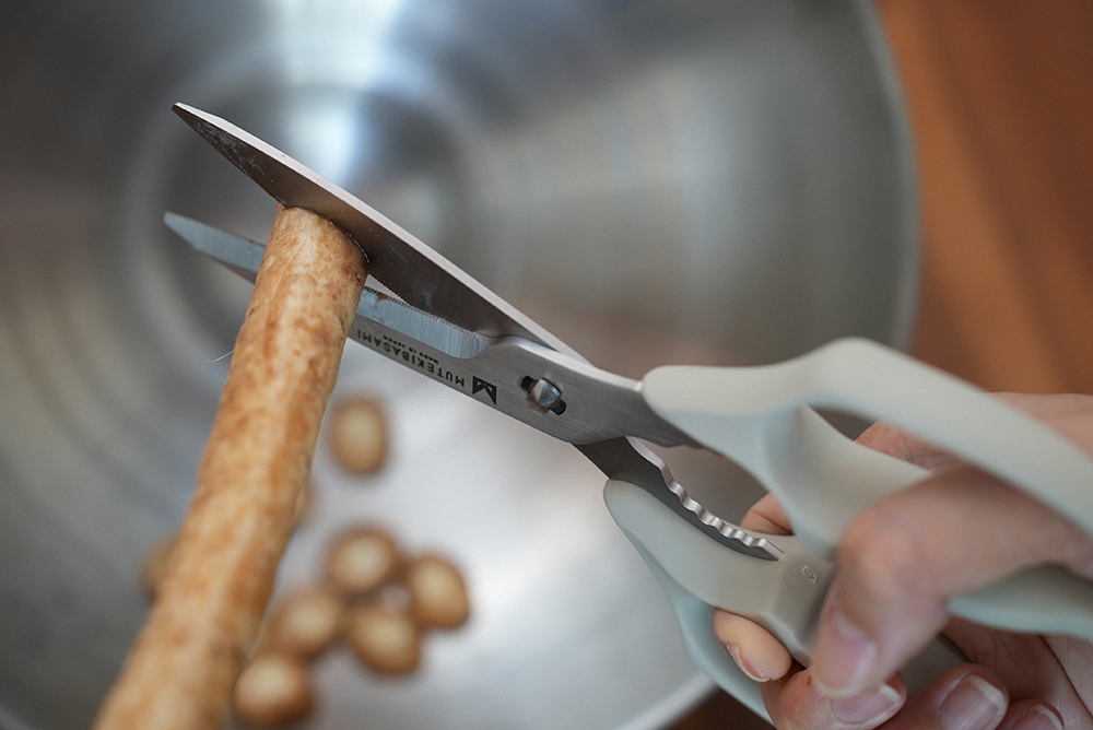 《日本協和工業》MUTEKIBASAMI系列 不鏽鋼W型料理剪刀