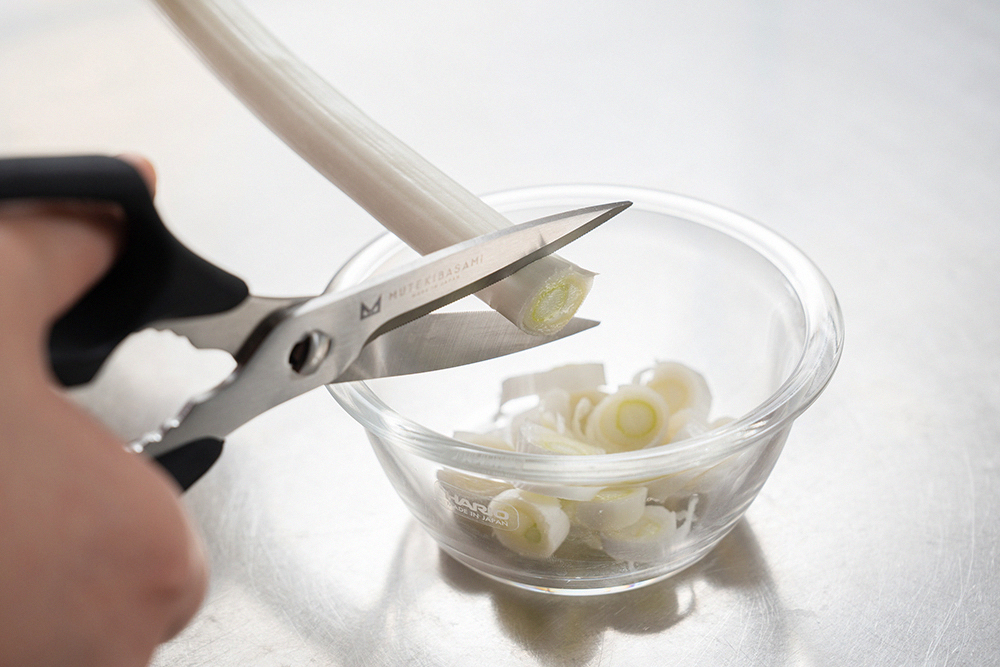 《日本協和工業》MUTEKIBASAMI系列 不鏽鋼W型料理剪刀