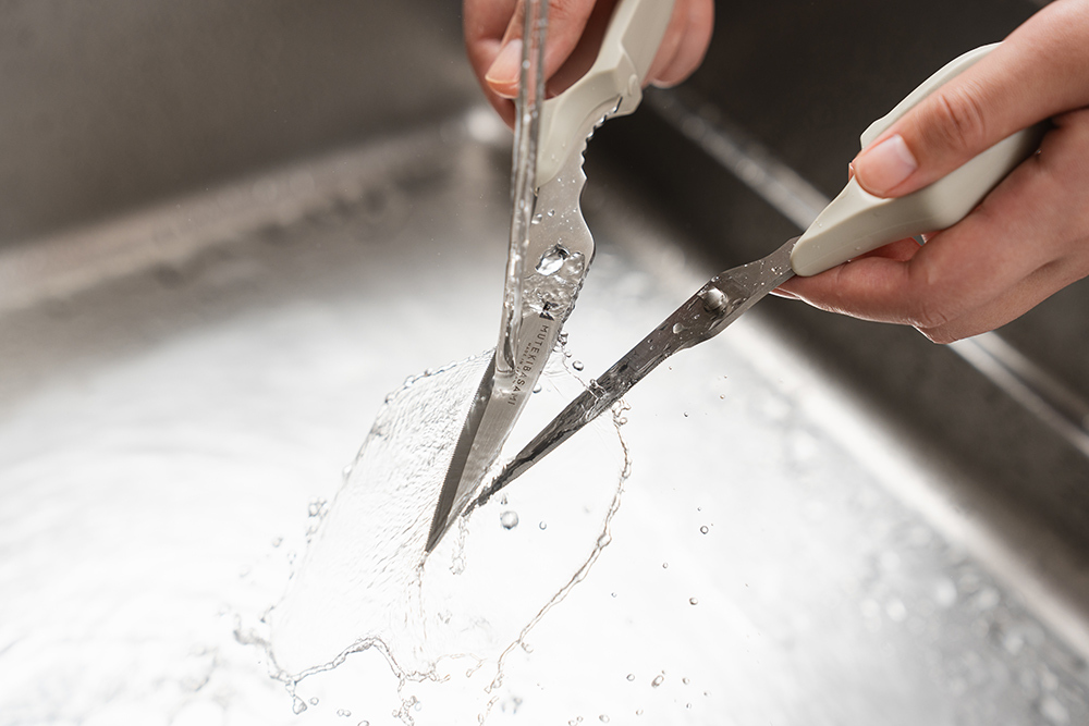 《日本協和工業》MUTEKIBASAMI系列 不鏽鋼W型料理剪刀