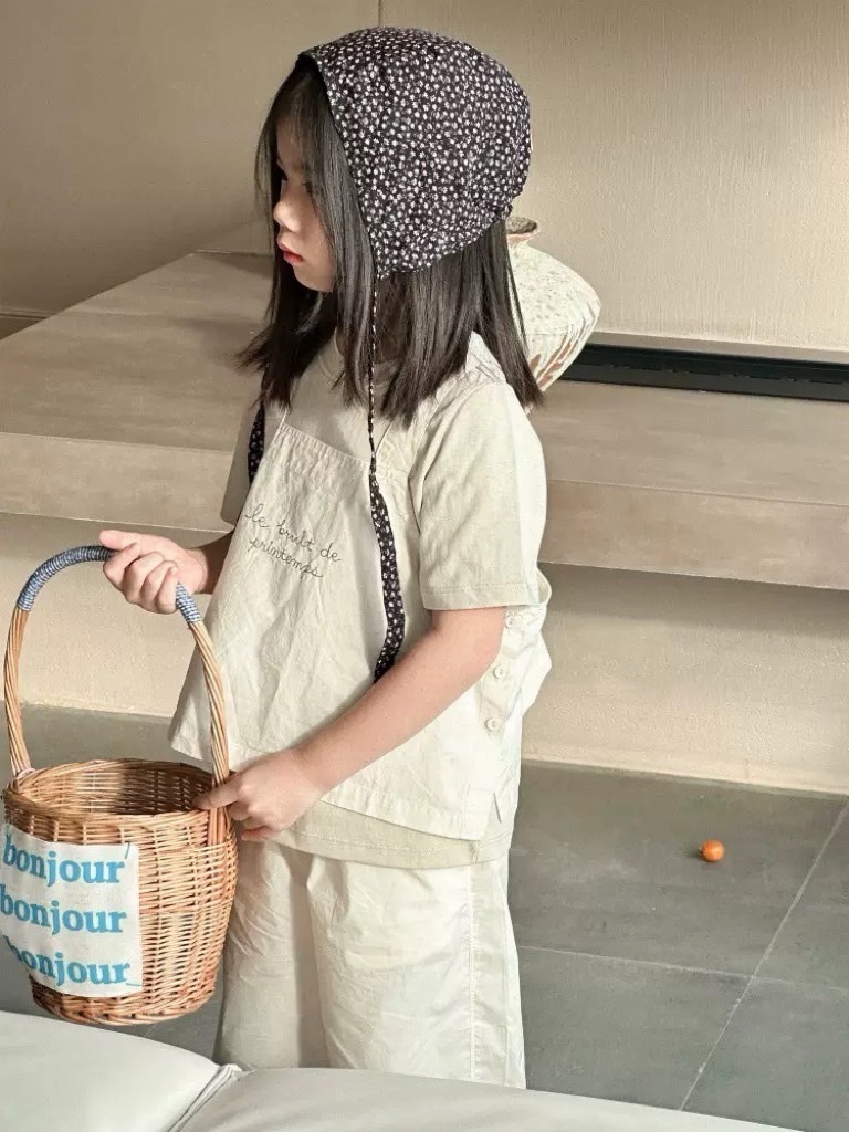 簡約英字側鈕扣外搭背心