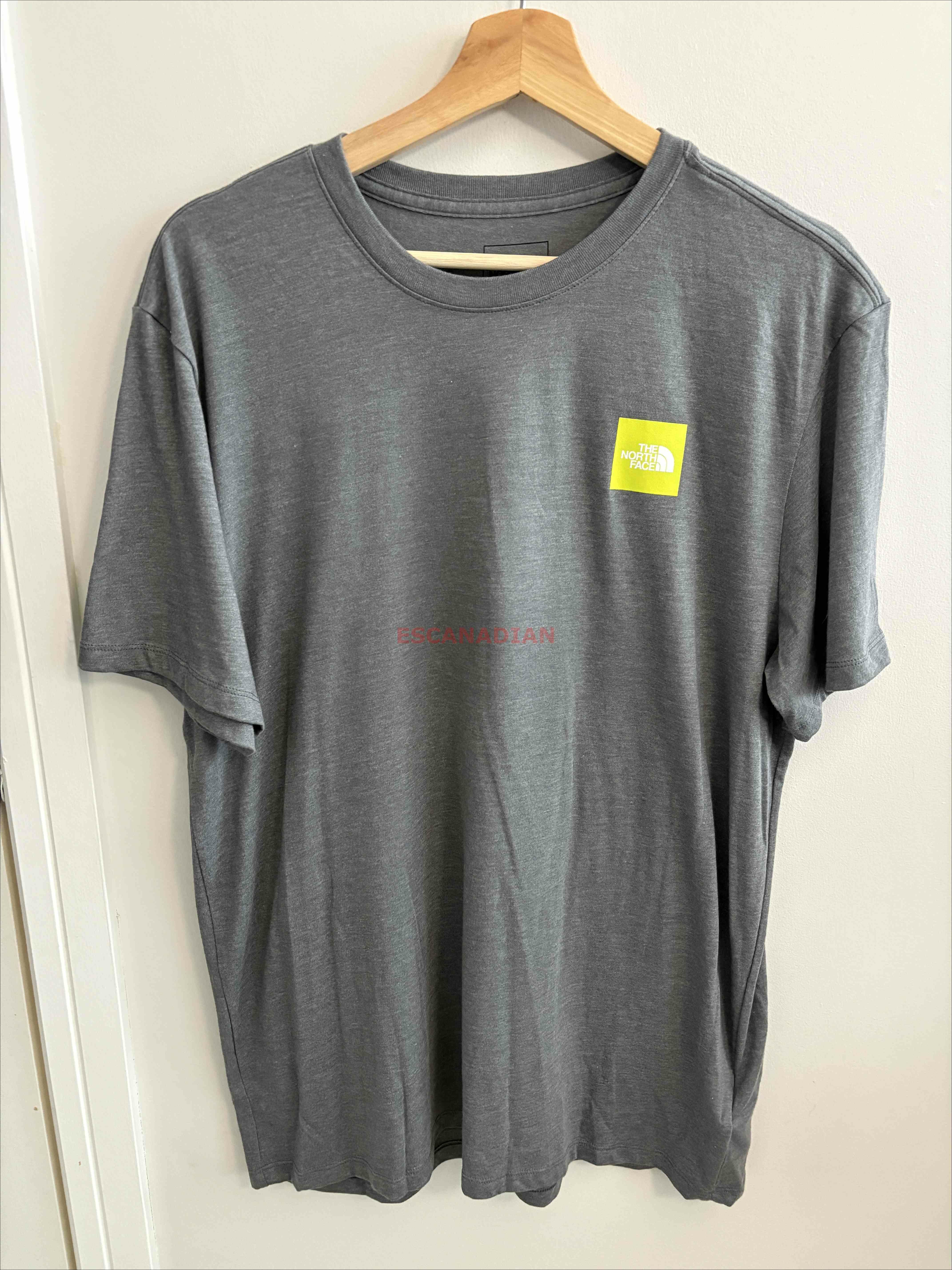 THE NORTH FACE 男大人 螢光 森林圖案 短TEE (前小後大)