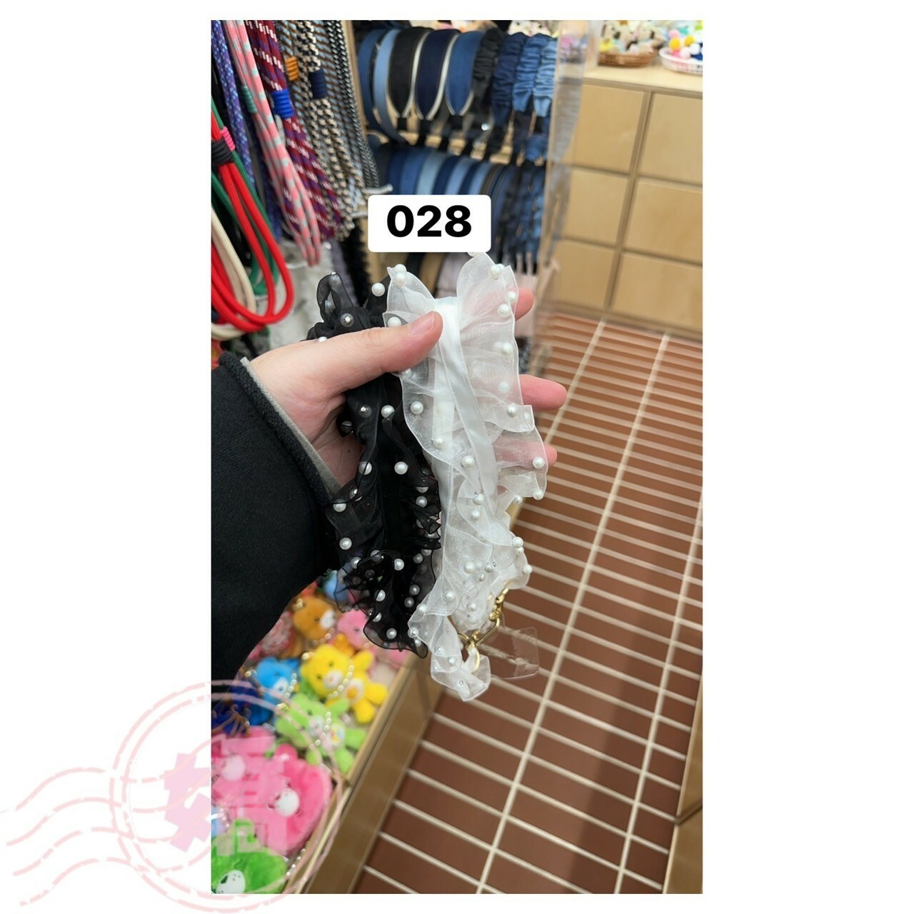 K30028蕾絲拚珍珠掛繩(黑'白)