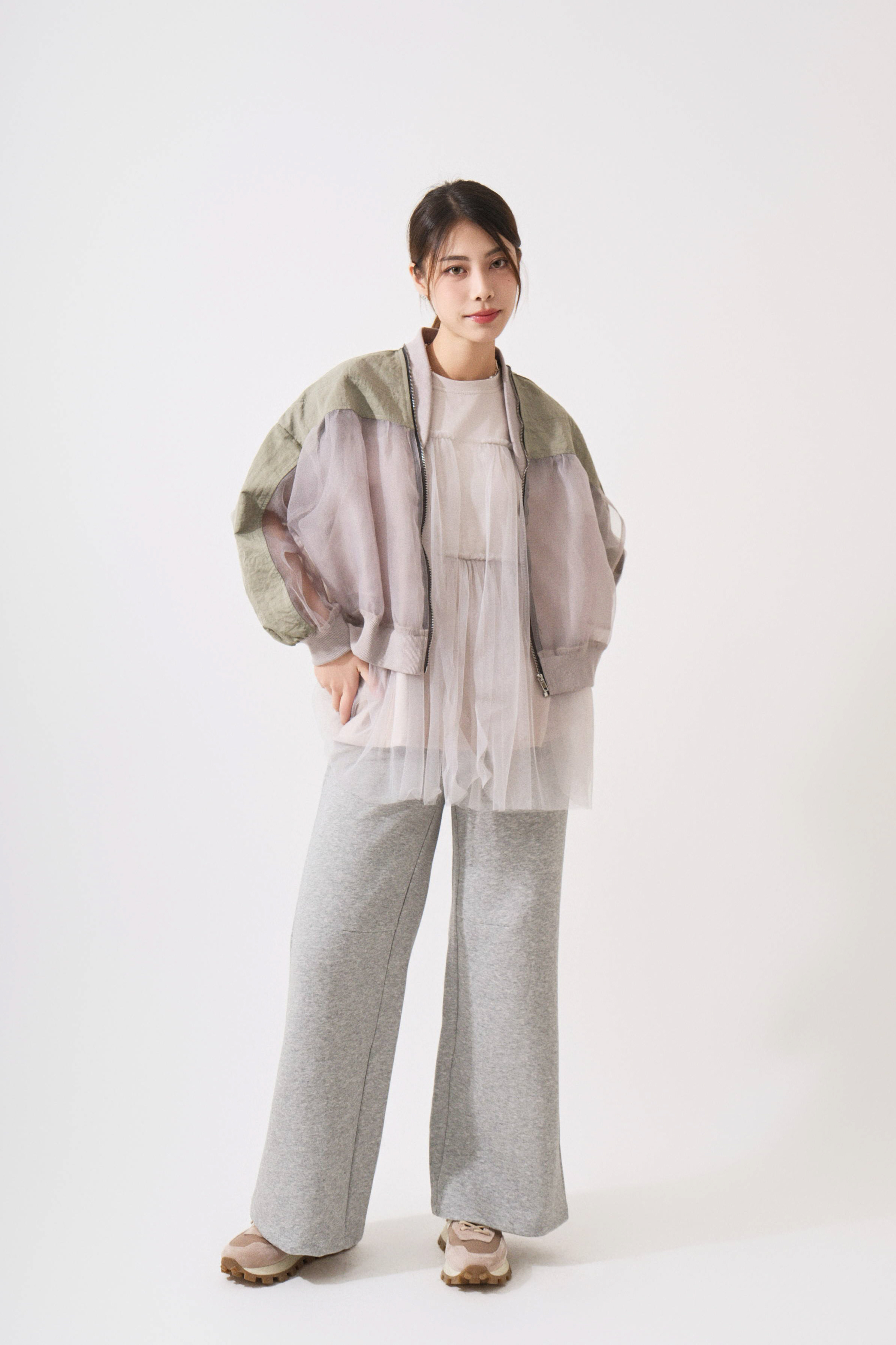 SS25_0004（外套＋Tee＋長褲）