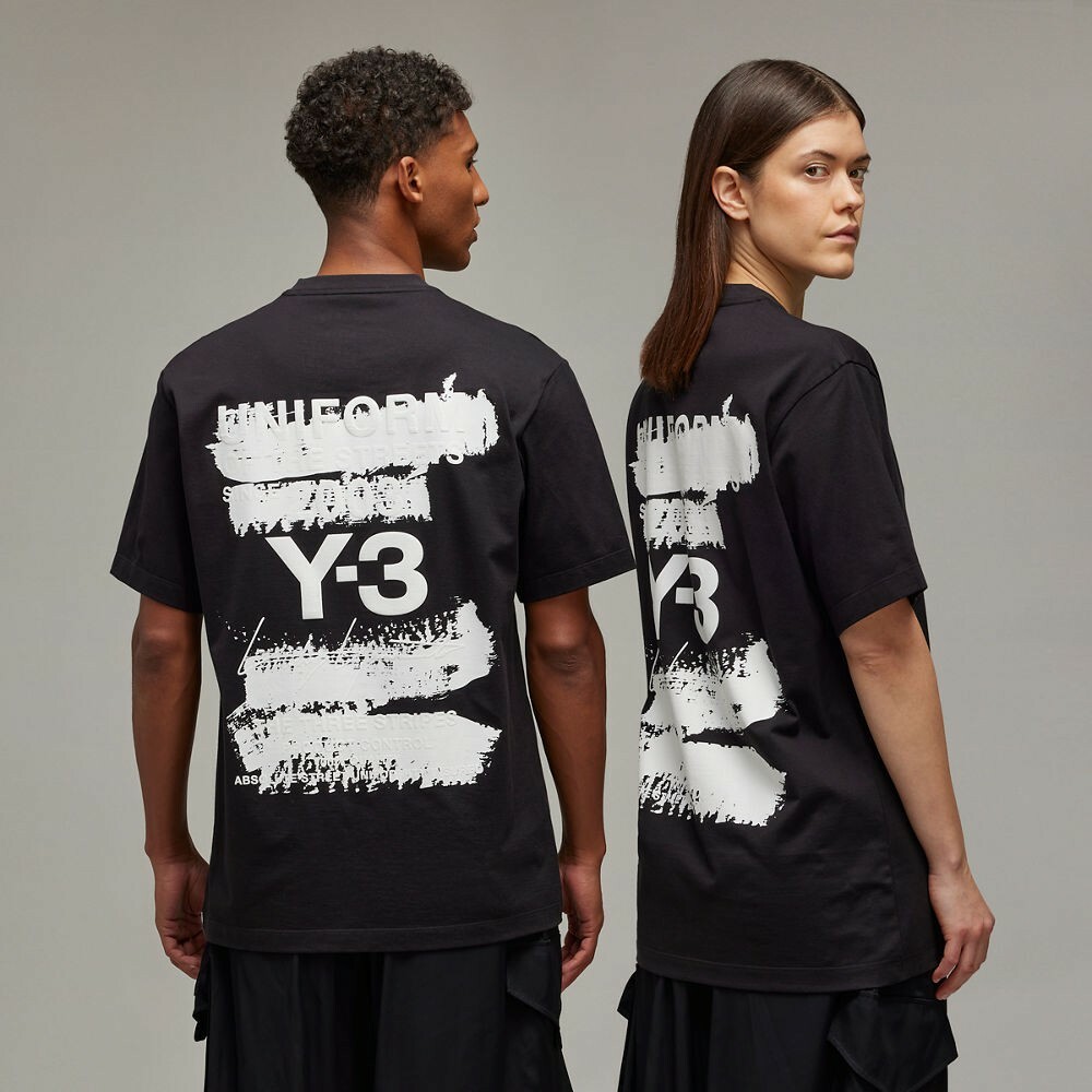【 Y-3 U GFX SS TEE 筆觸印刷短TEE - 黑 】