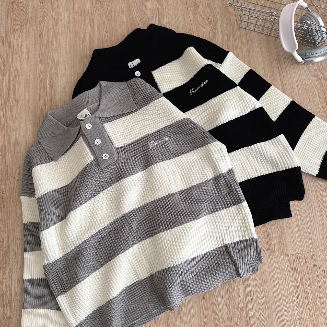 （現貨）FASHIONJUMP Basic Stripe Polo Knitted Sweater /  刺繡小Logo 條紋Polo毛衣 FM14