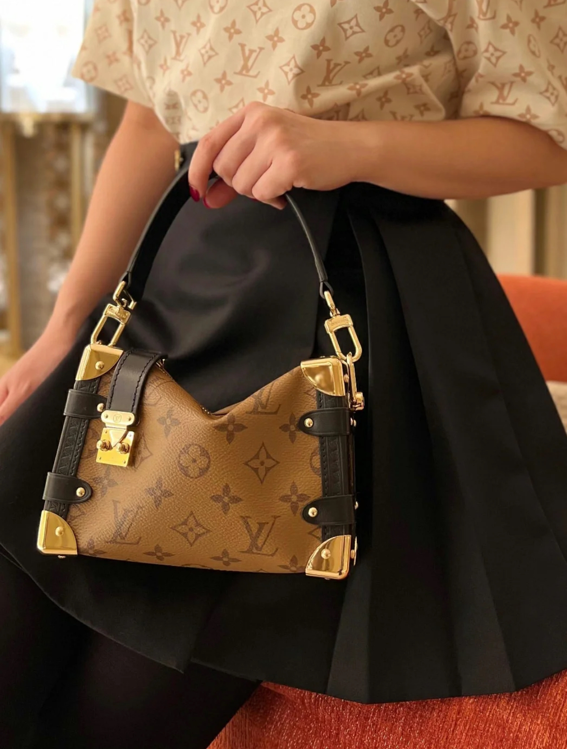 LOUIS VUITTON Trunk肩帶拉鍊開合帆布拼牛皮斜孭袋男女同款情侶款黑色拼棕色