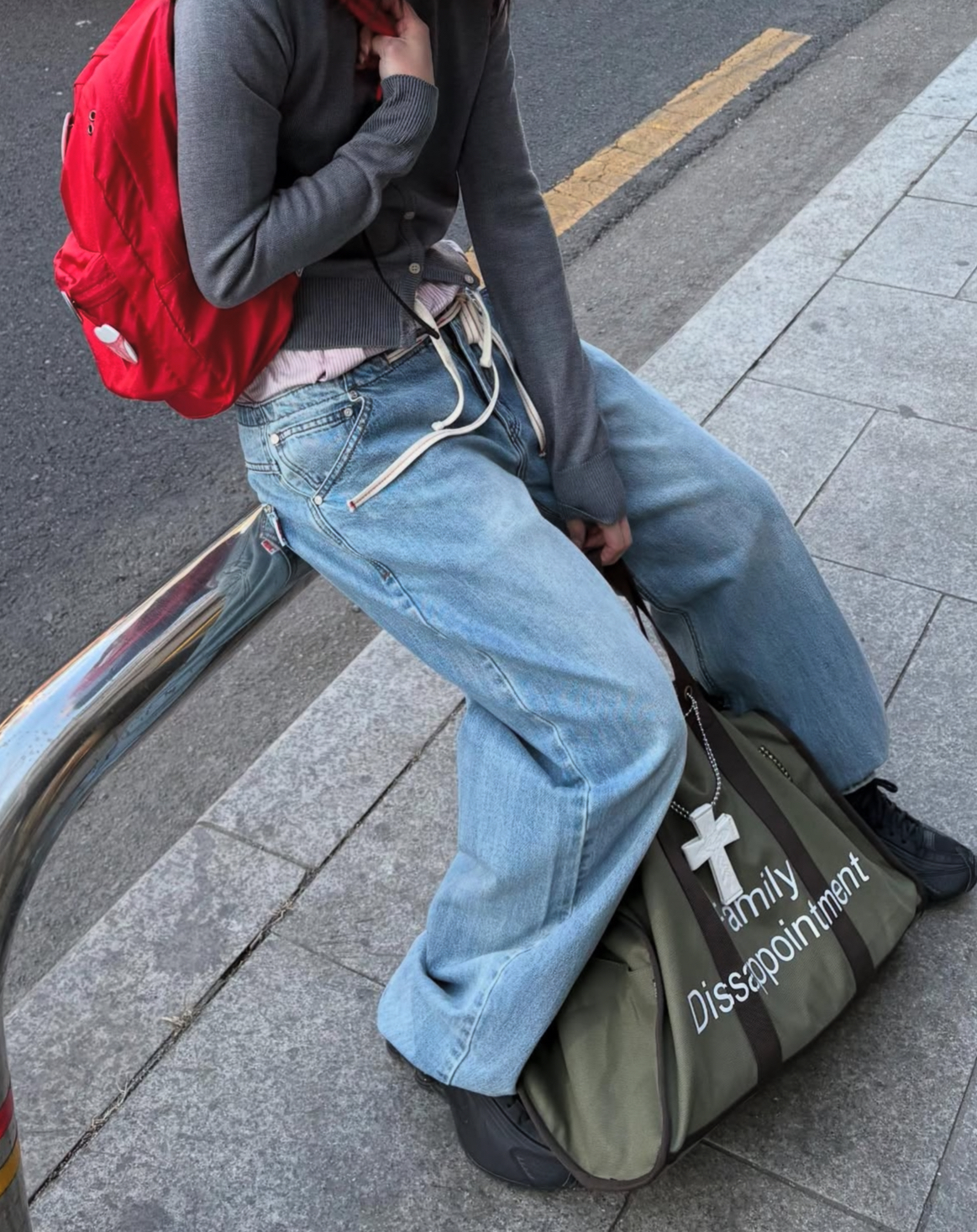 SCULPTOR) Family Diss(appointment) Tote Bag Khaki
