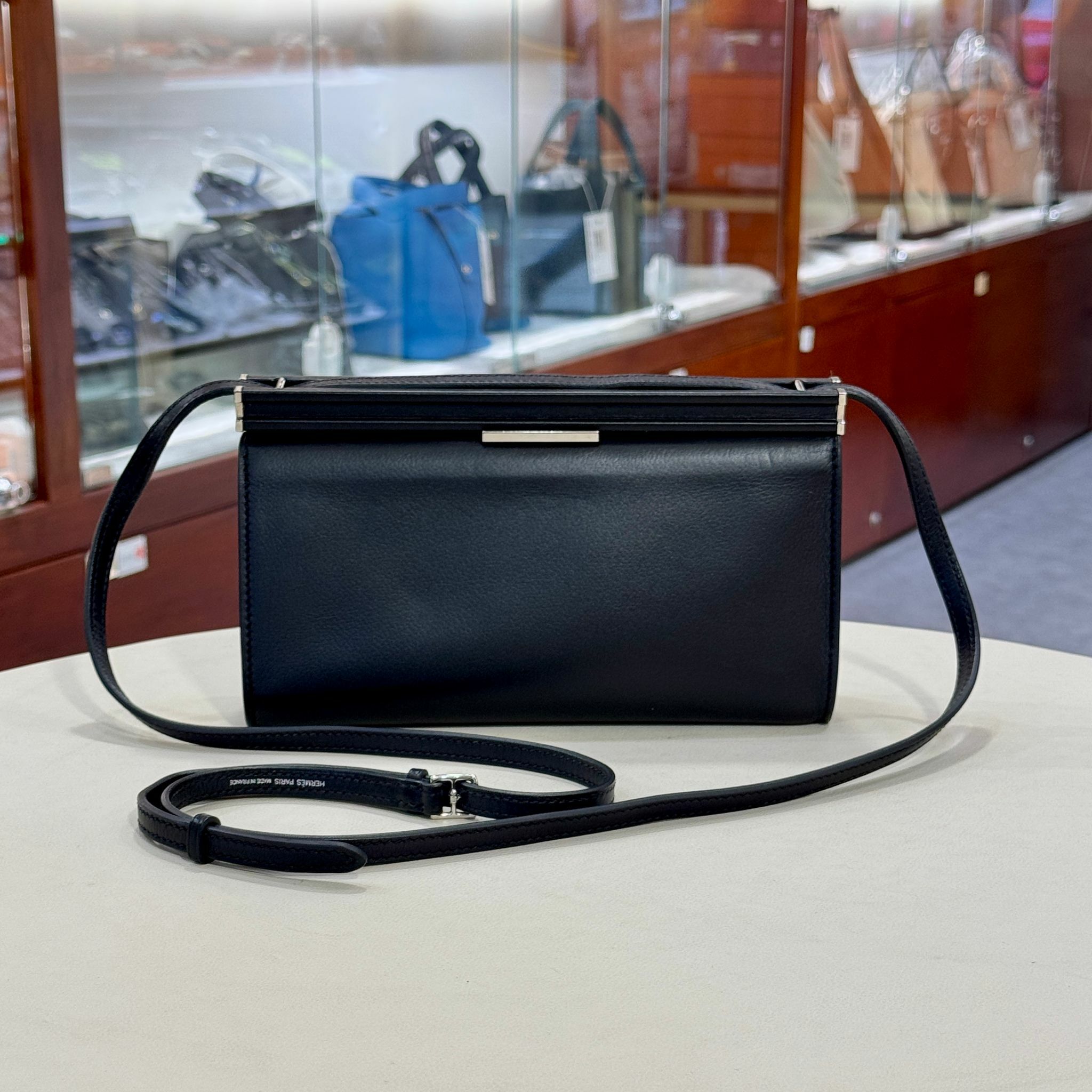 95%NEW二手HERMES斜揹包/手拿包 D刻 CLIC H 21 黑色EVERGRAIN皮/銀扣 NOIR/PHW #香榭站正品