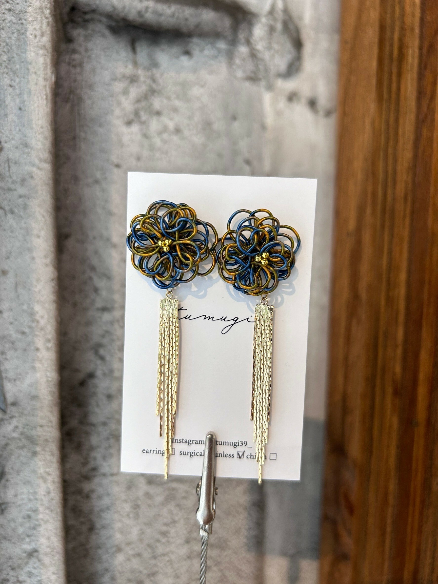 [TUMUGI] 水引絨花球流蘇耳環 | 鬱金色 | 耳針 | NO.34