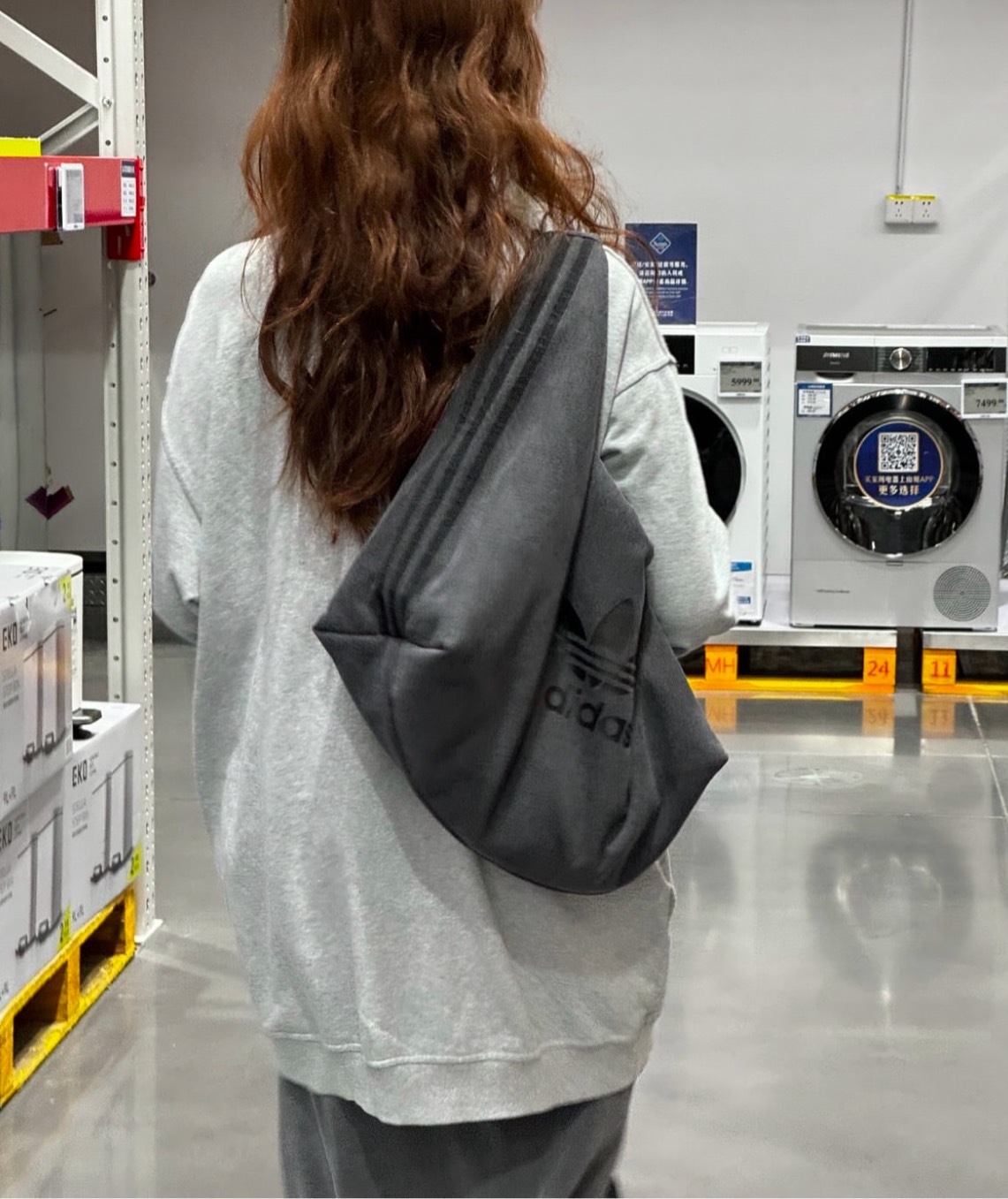 ADIDAS ORIGINALS 大容量 水洗雲朵包 水洗黑 牛仔藍