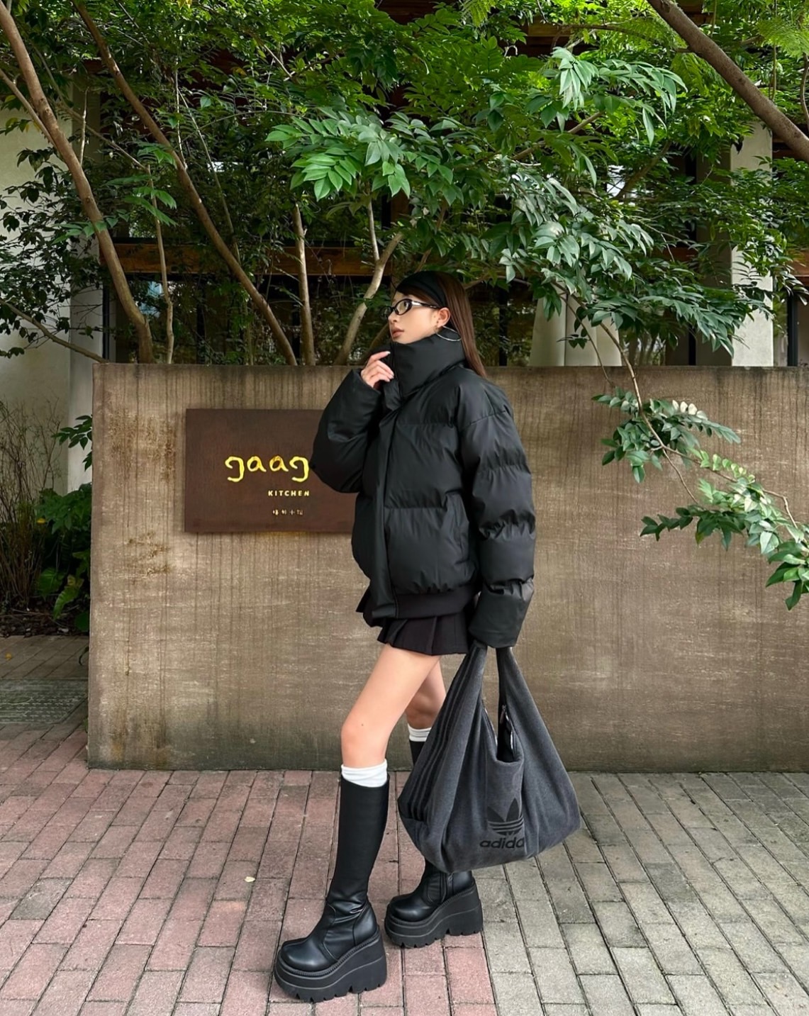 ADIDAS ORIGINALS 大容量 水洗雲朵包 水洗黑 牛仔藍