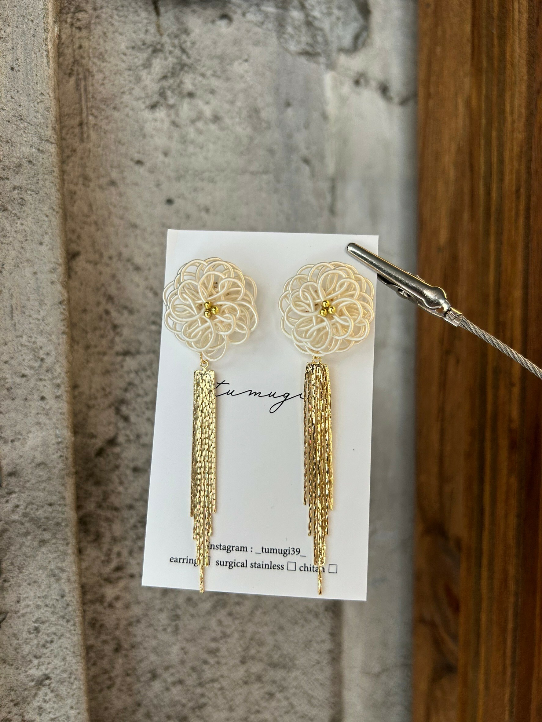 [TUMUGI] 水引絨花球流蘇耳環 | 絹練色 | 耳針 | NO.99