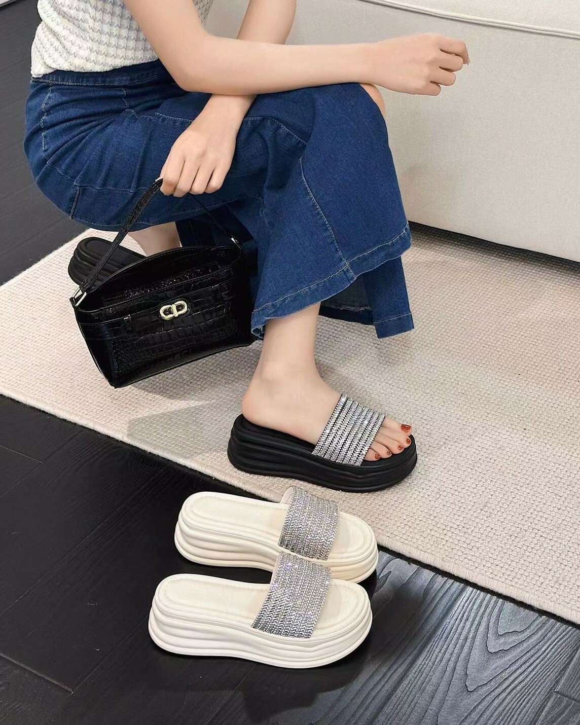 軟厚底一字水鑽涼鞋